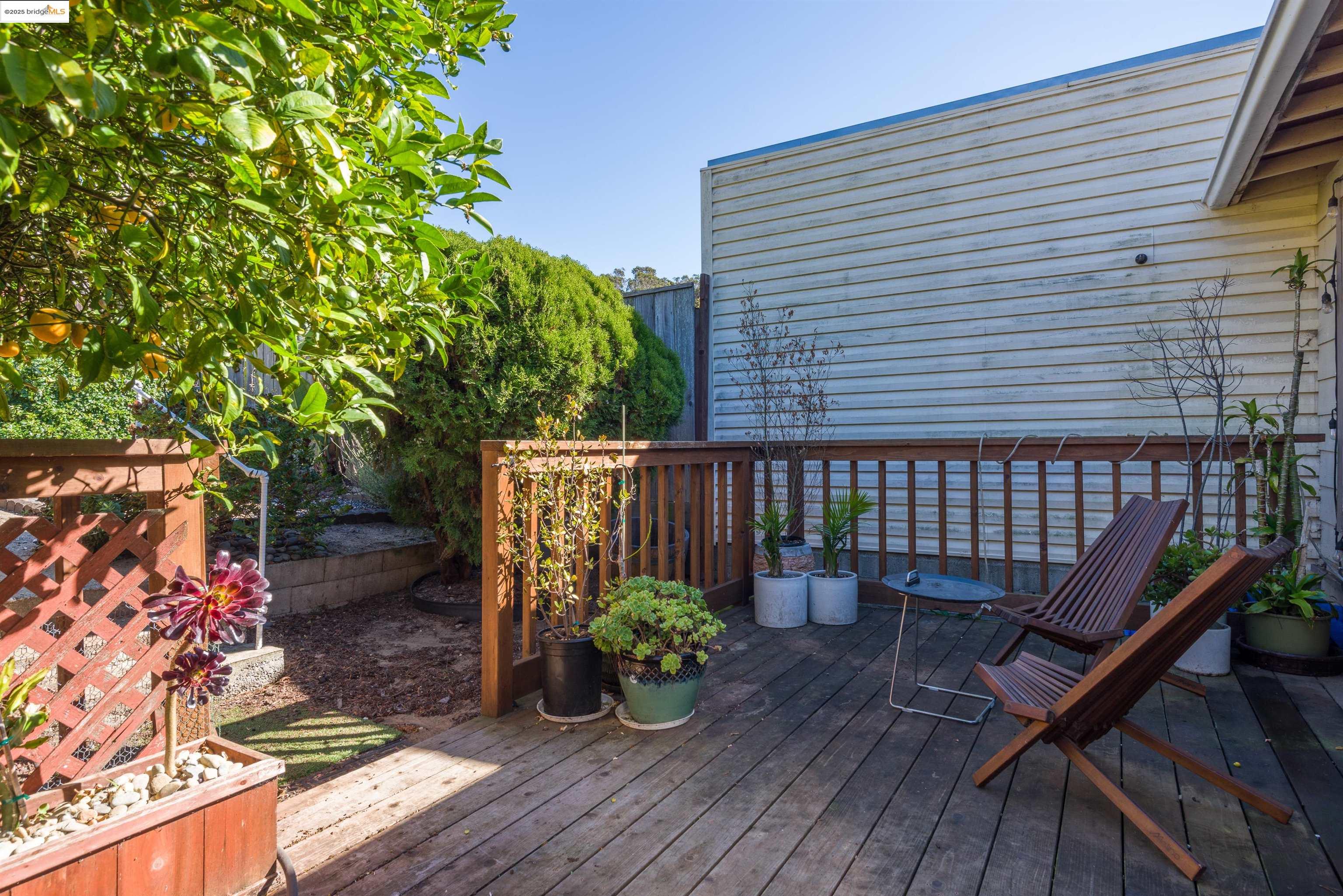 Detail Gallery Image 18 of 22 For 550 Leland Ave, San Francisco,  CA 94134 - 2 Beds | 1 Baths