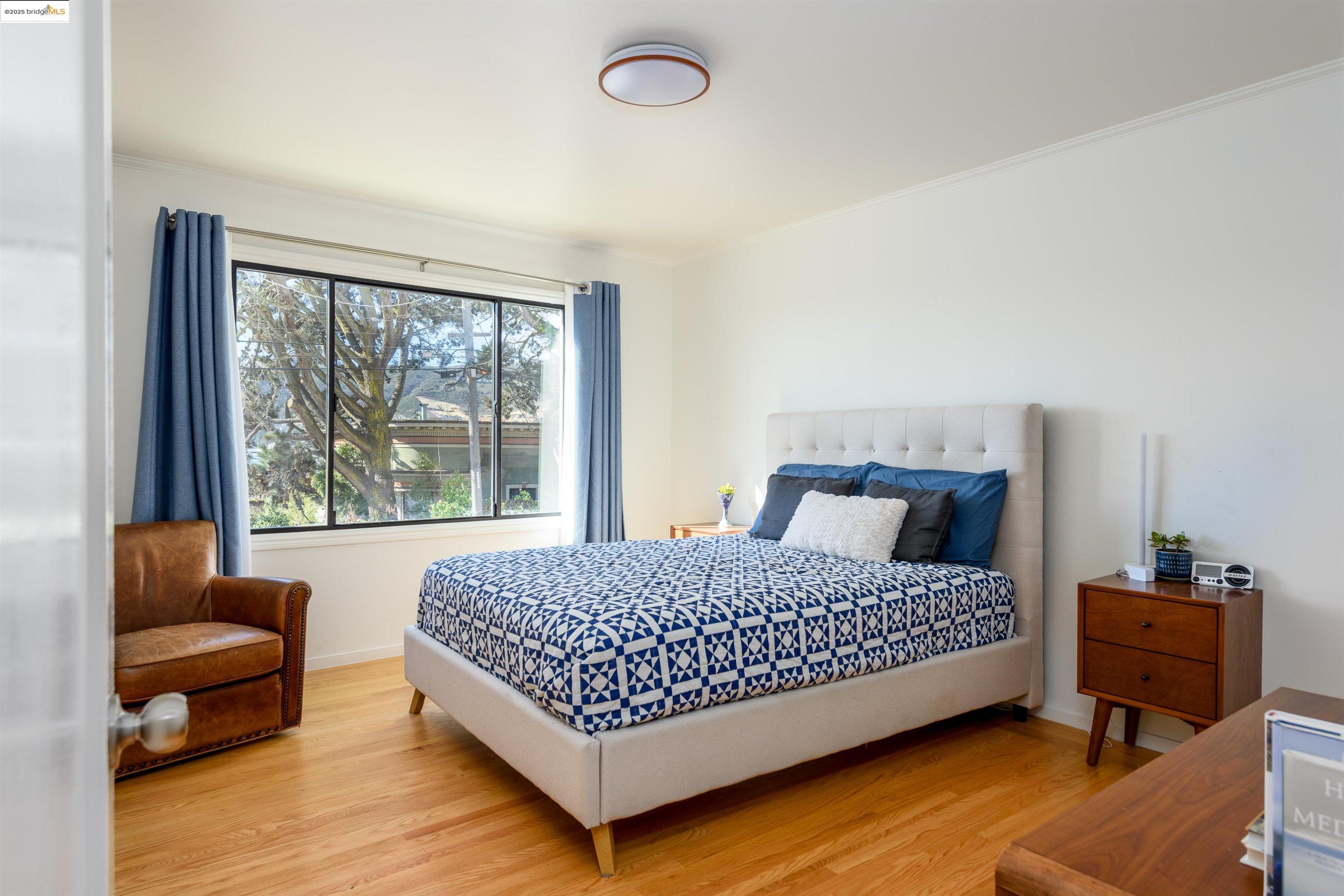 Detail Gallery Image 5 of 22 For 550 Leland Ave, San Francisco,  CA 94134 - 2 Beds | 1 Baths