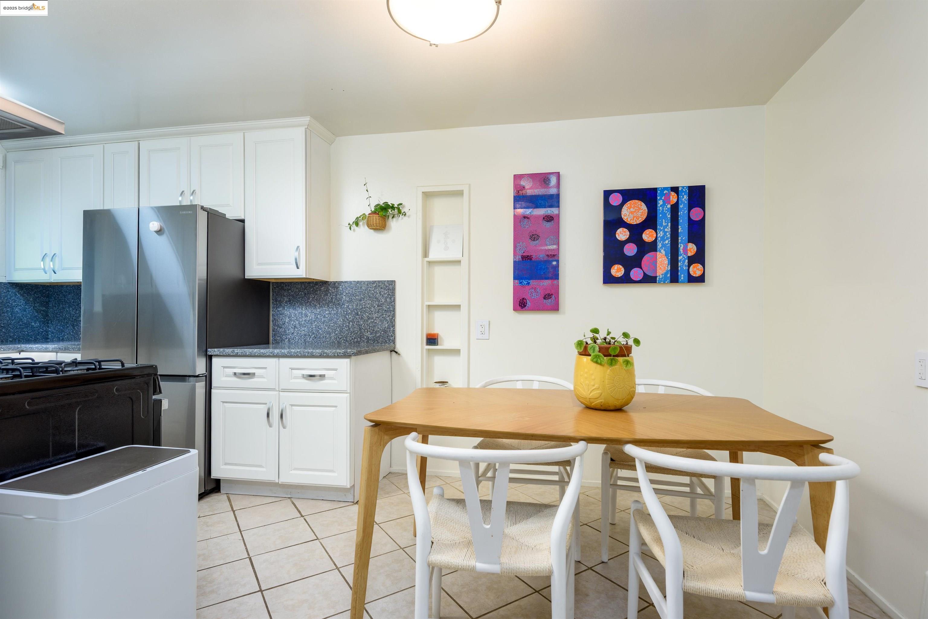 Detail Gallery Image 8 of 22 For 550 Leland Ave, San Francisco,  CA 94134 - 2 Beds | 1 Baths