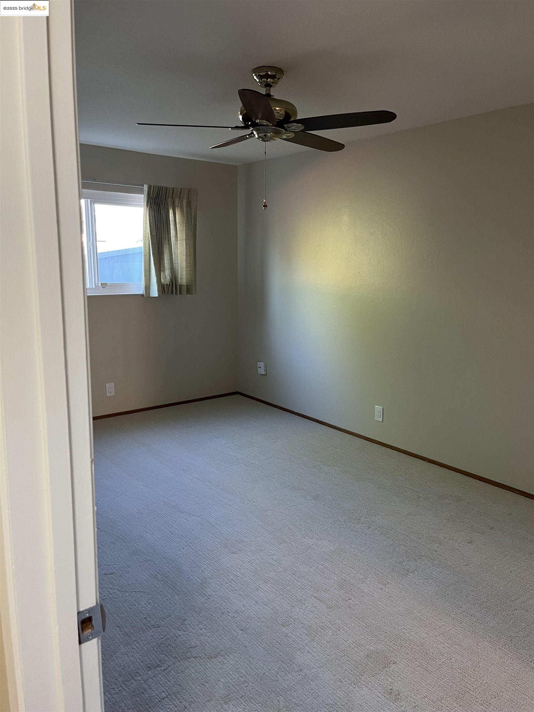 Detail Gallery Image 12 of 29 For 941 Kittery Way, Pinole,  CA 94564 - 4 Beds | 2 Baths