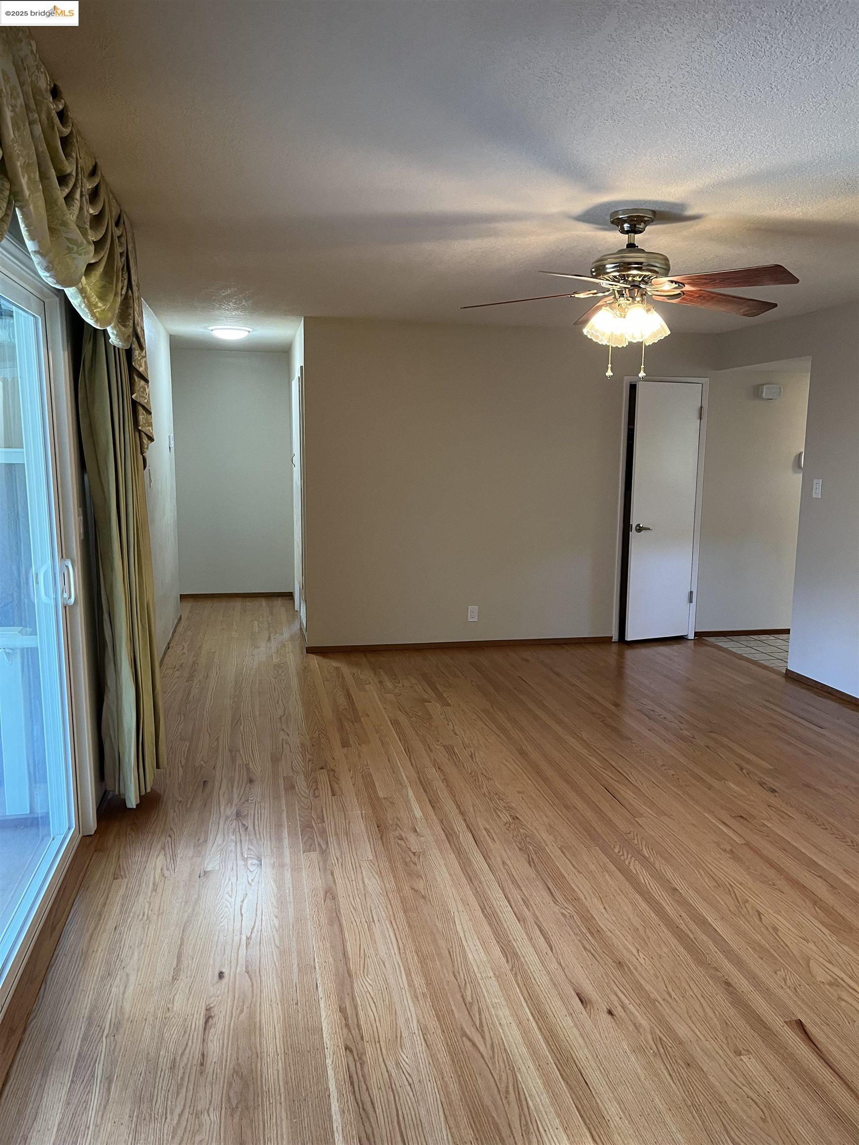 Detail Gallery Image 7 of 29 For 941 Kittery Way, Pinole,  CA 94564 - 4 Beds | 2 Baths