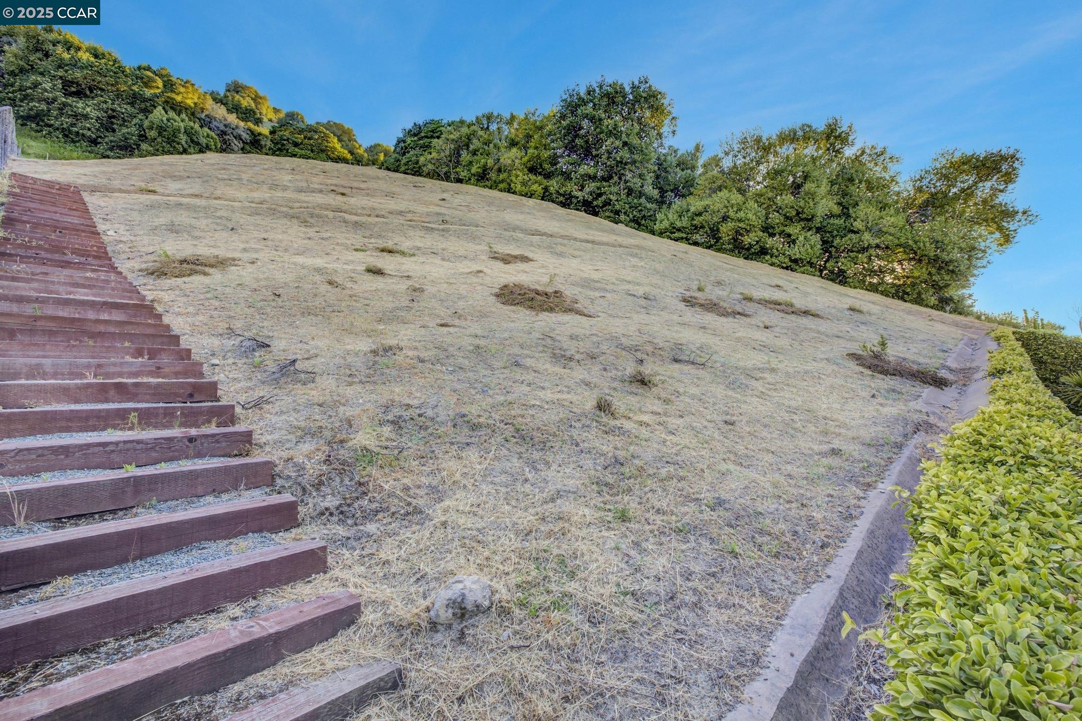 Detail Gallery Image 35 of 60 For 131 Wittenham Ct, San Ramon,  CA 94583 - 5 Beds | 3/1 Baths