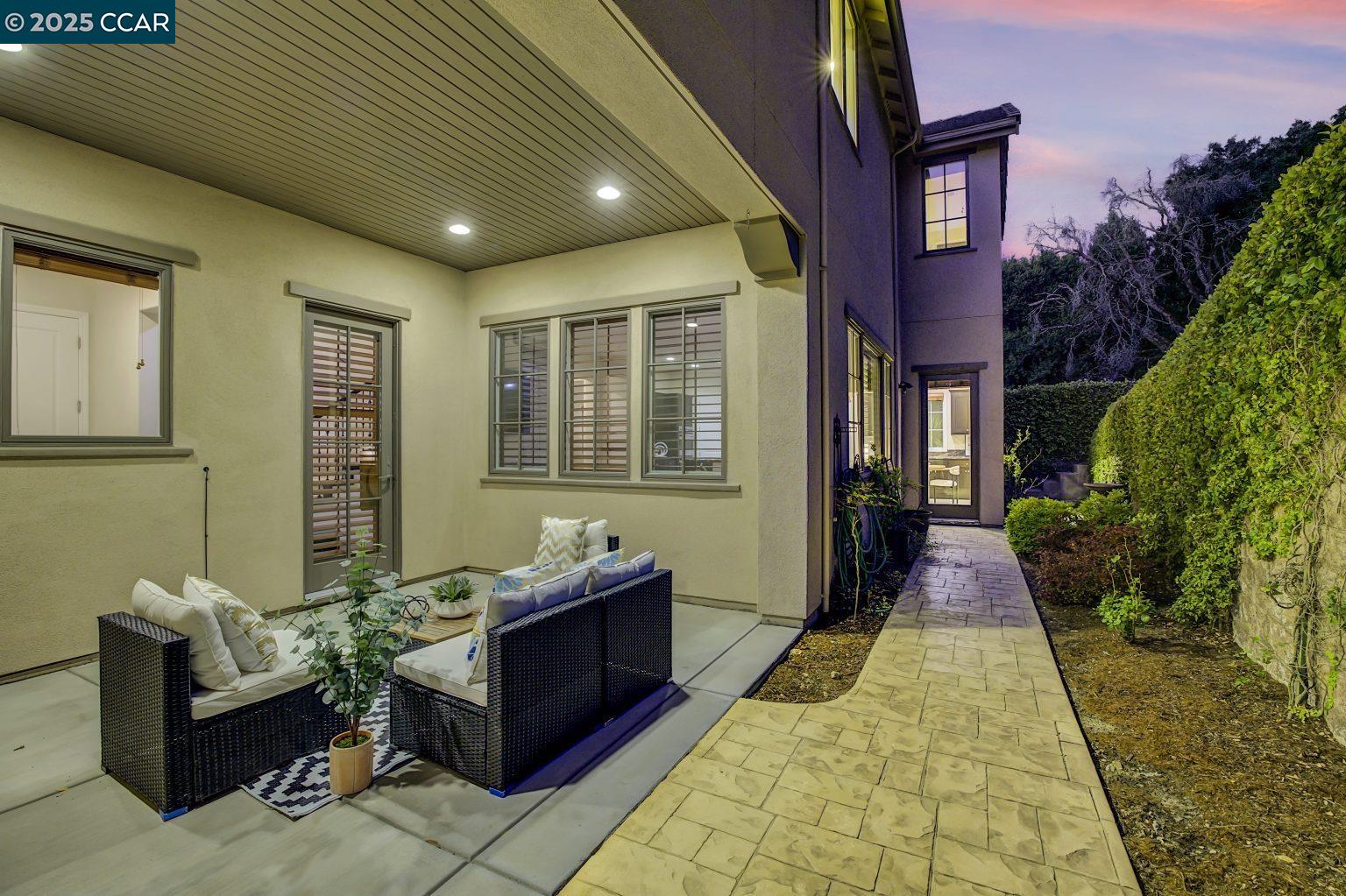 Detail Gallery Image 40 of 60 For 131 Wittenham Ct, San Ramon,  CA 94583 - 5 Beds | 3/1 Baths