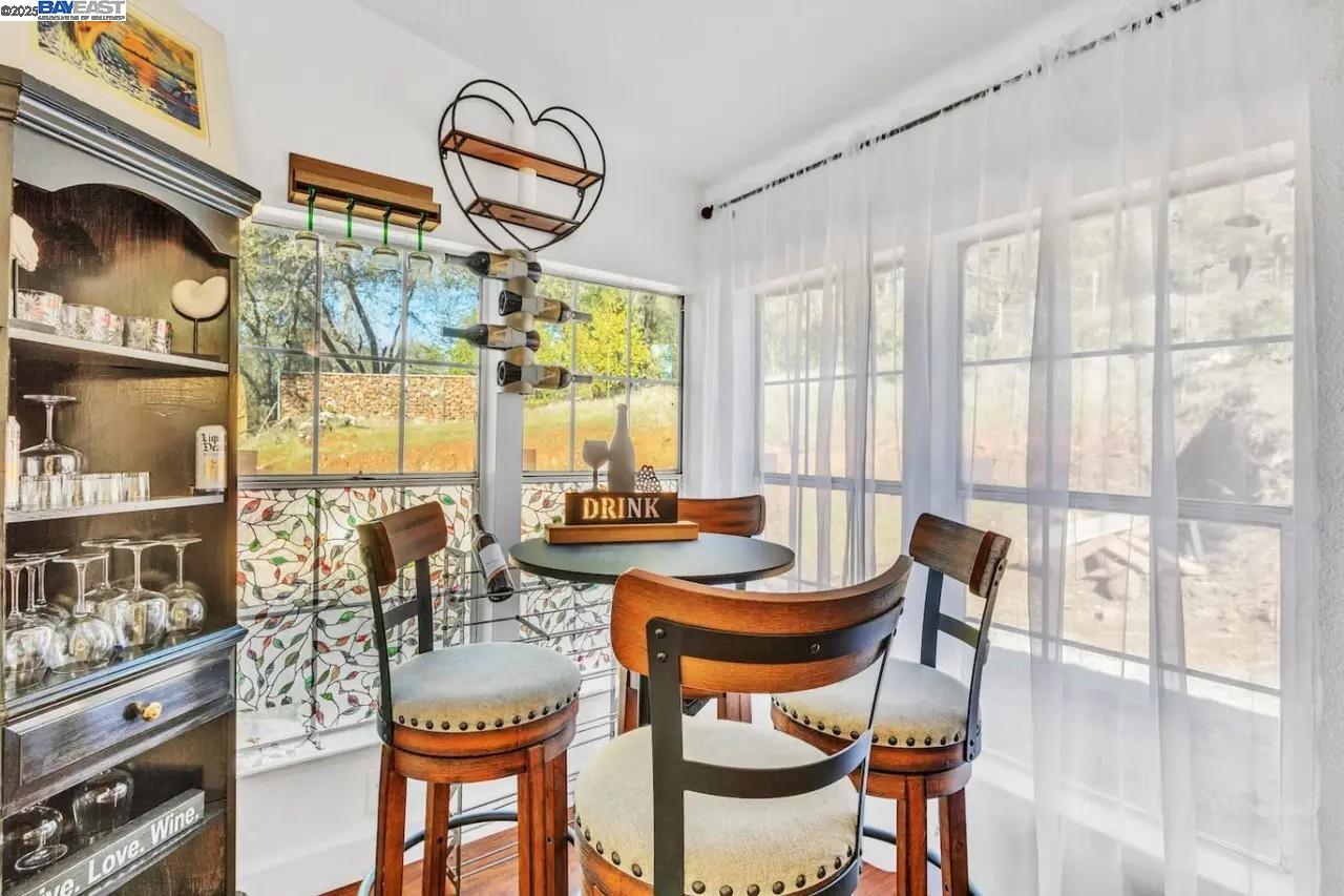 Detail Gallery Image 13 of 46 For 1170 Graceland Pl, Pilot Hill,  CA 95664-9668 - 3 Beds | 2 Baths