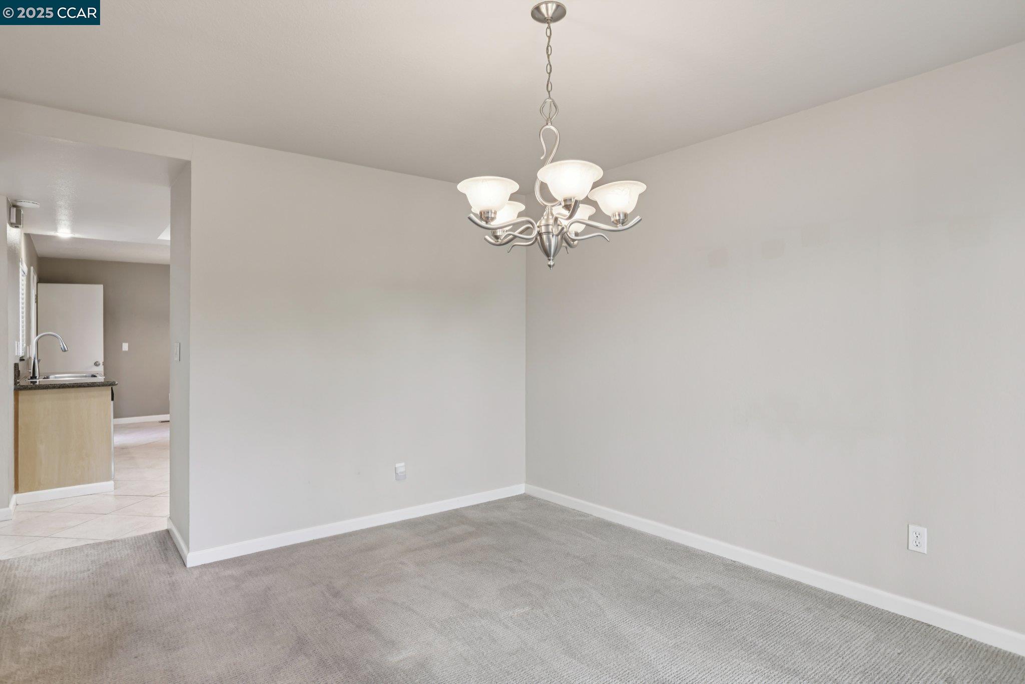 Detail Gallery Image 12 of 59 For 1035 Alta Mesa Dr, Moraga,  CA 94556 - 3 Beds | 2/1 Baths