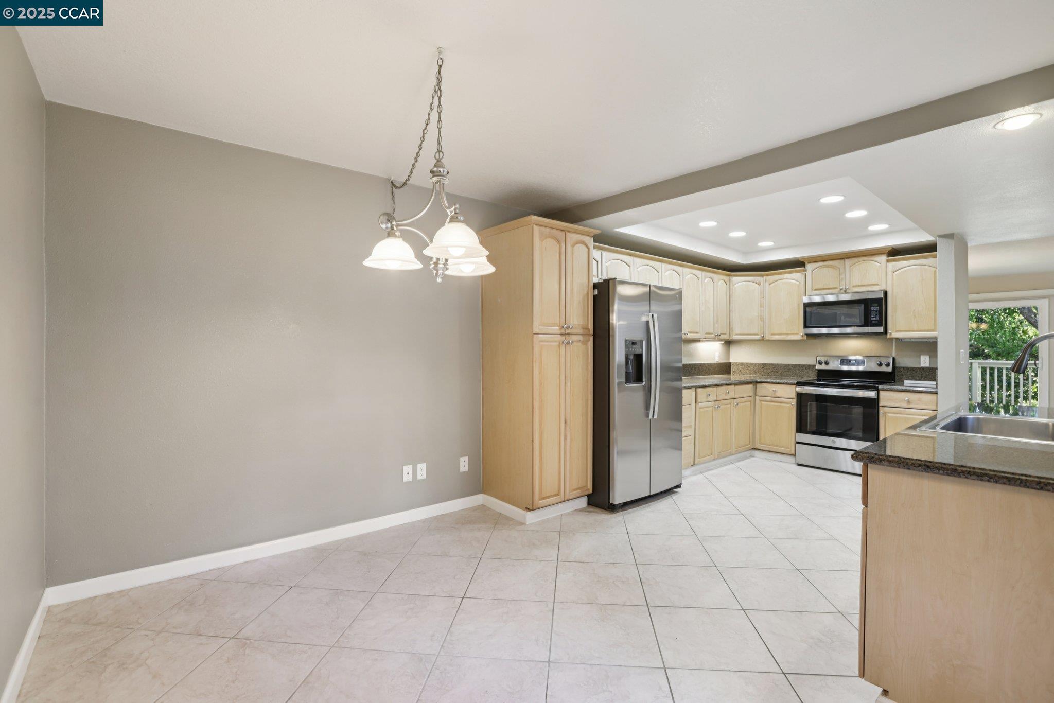 Detail Gallery Image 16 of 59 For 1035 Alta Mesa Dr, Moraga,  CA 94556 - 3 Beds | 2/1 Baths
