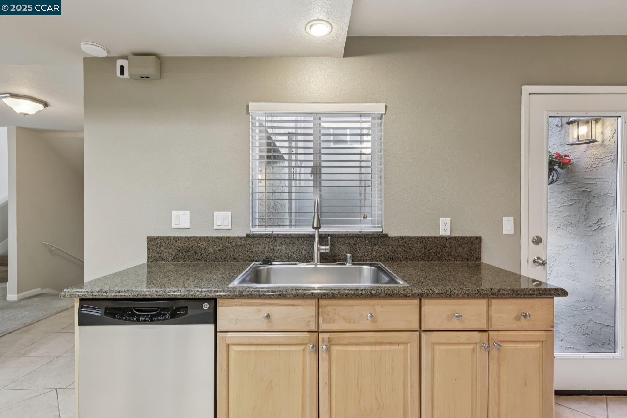Detail Gallery Image 24 of 59 For 1035 Alta Mesa Dr, Moraga,  CA 94556 - 3 Beds | 2/1 Baths