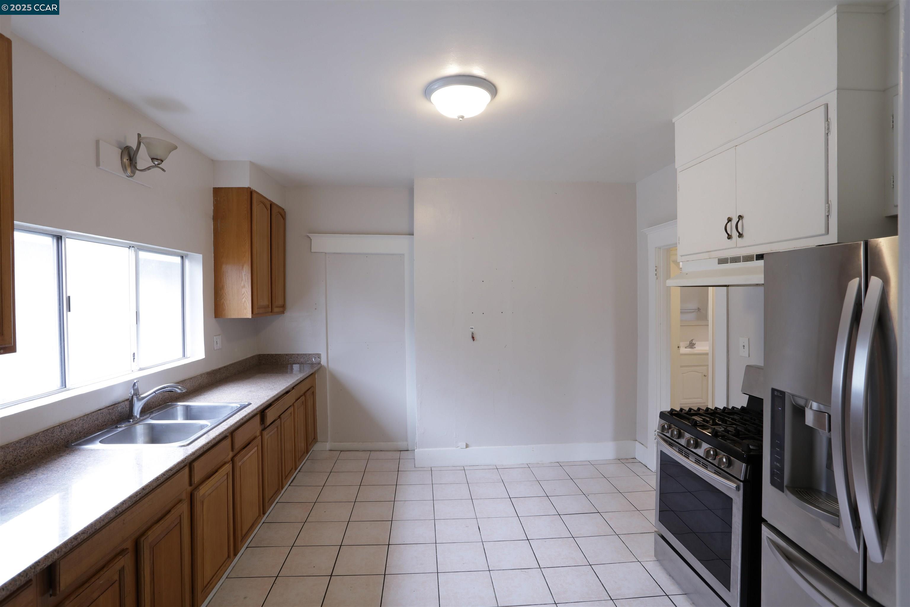 Detail Gallery Image 19 of 38 For 1538 Ashby, Berkeley,  CA 94703 - 3 Beds | 2 Baths