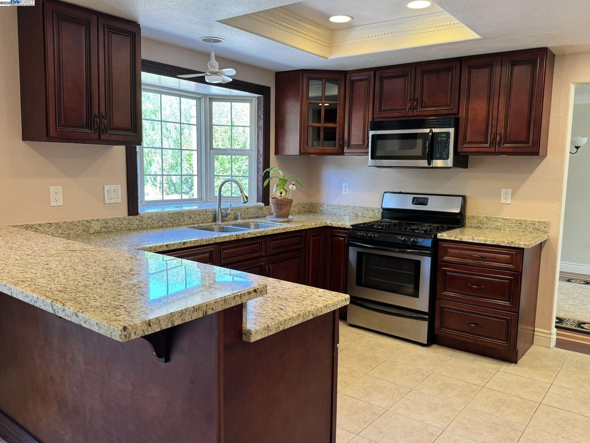 Detail Gallery Image 14 of 53 For 4359 Oakdale Pl, Pittsburg,  CA 94565 - 4 Beds | 2/1 Baths