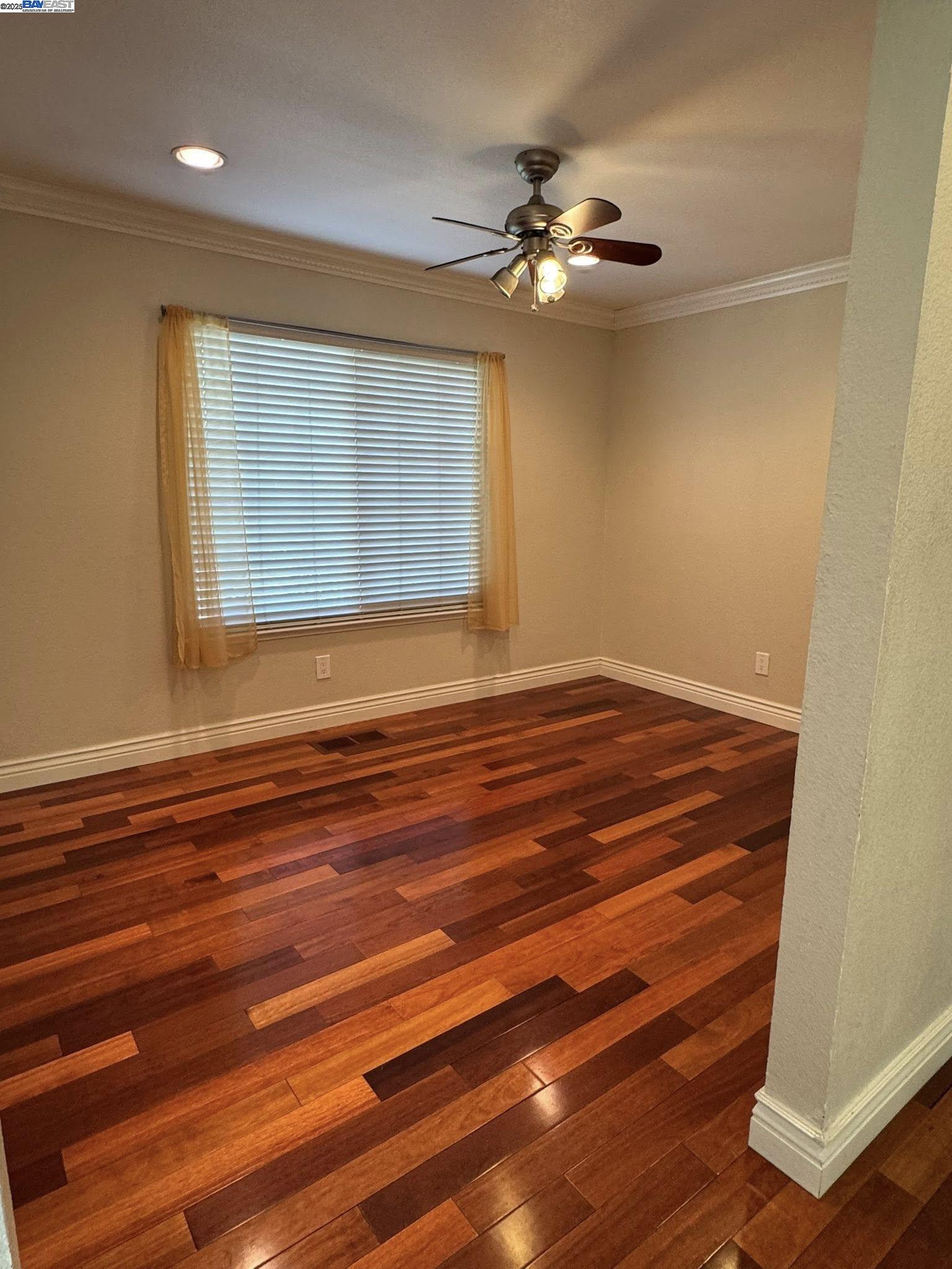 Detail Gallery Image 8 of 53 For 4359 Oakdale Pl, Pittsburg,  CA 94565 - 4 Beds | 2/1 Baths