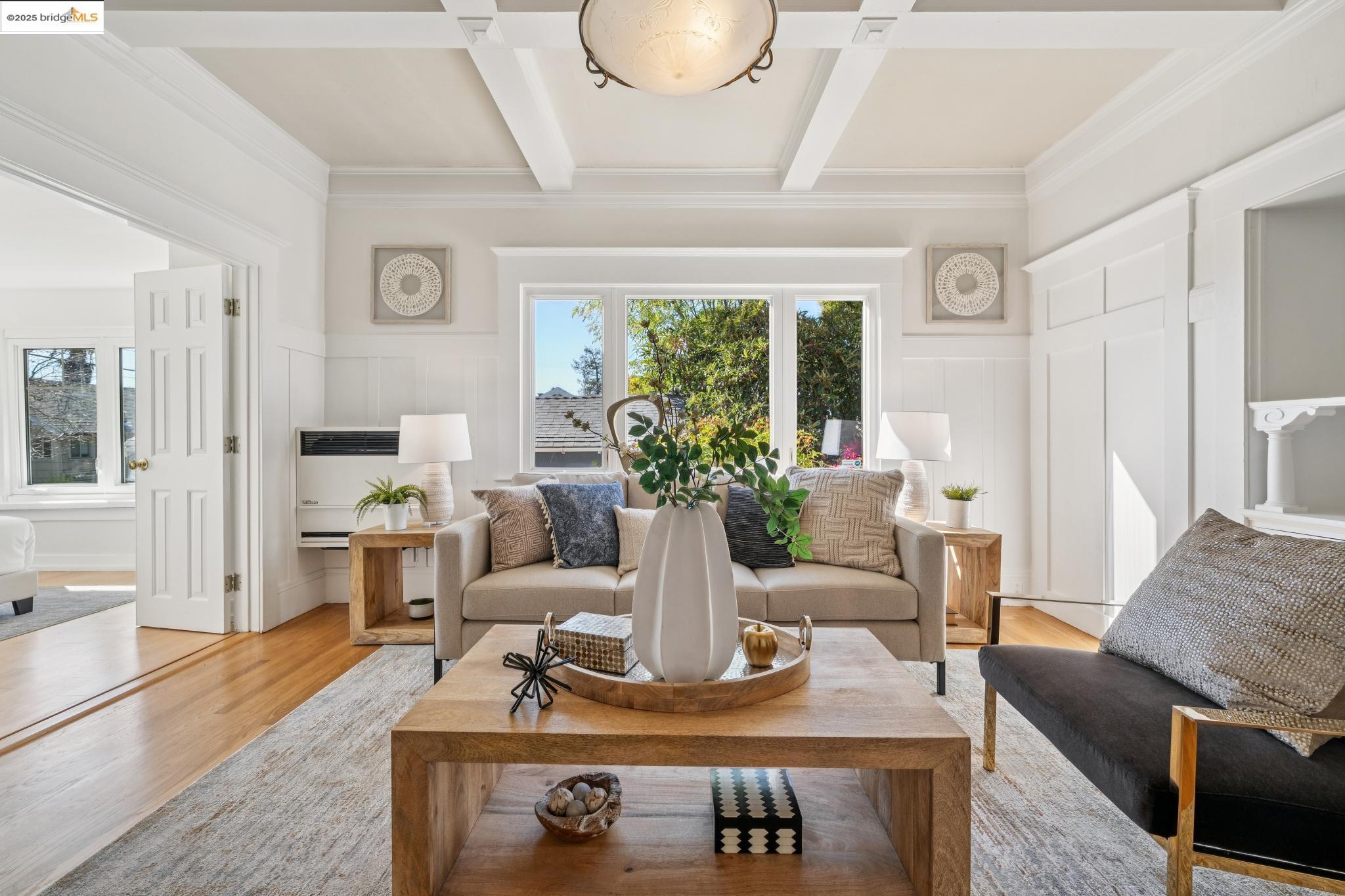 Detail Gallery Image 14 of 44 For 4949 Coronado Ave, Oakland,  CA 94618 - – Beds | – Baths