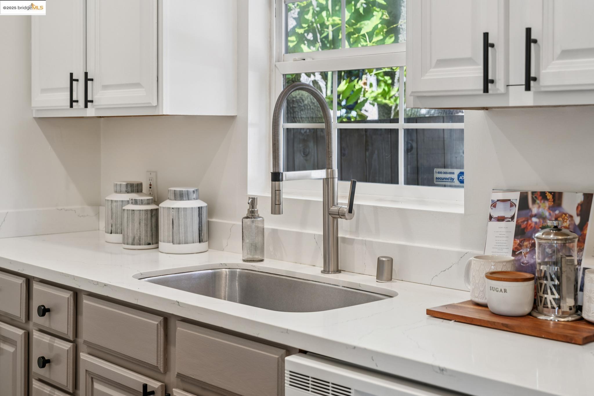 Detail Gallery Image 21 of 44 For 4949 Coronado Ave, Oakland,  CA 94618 - – Beds | – Baths