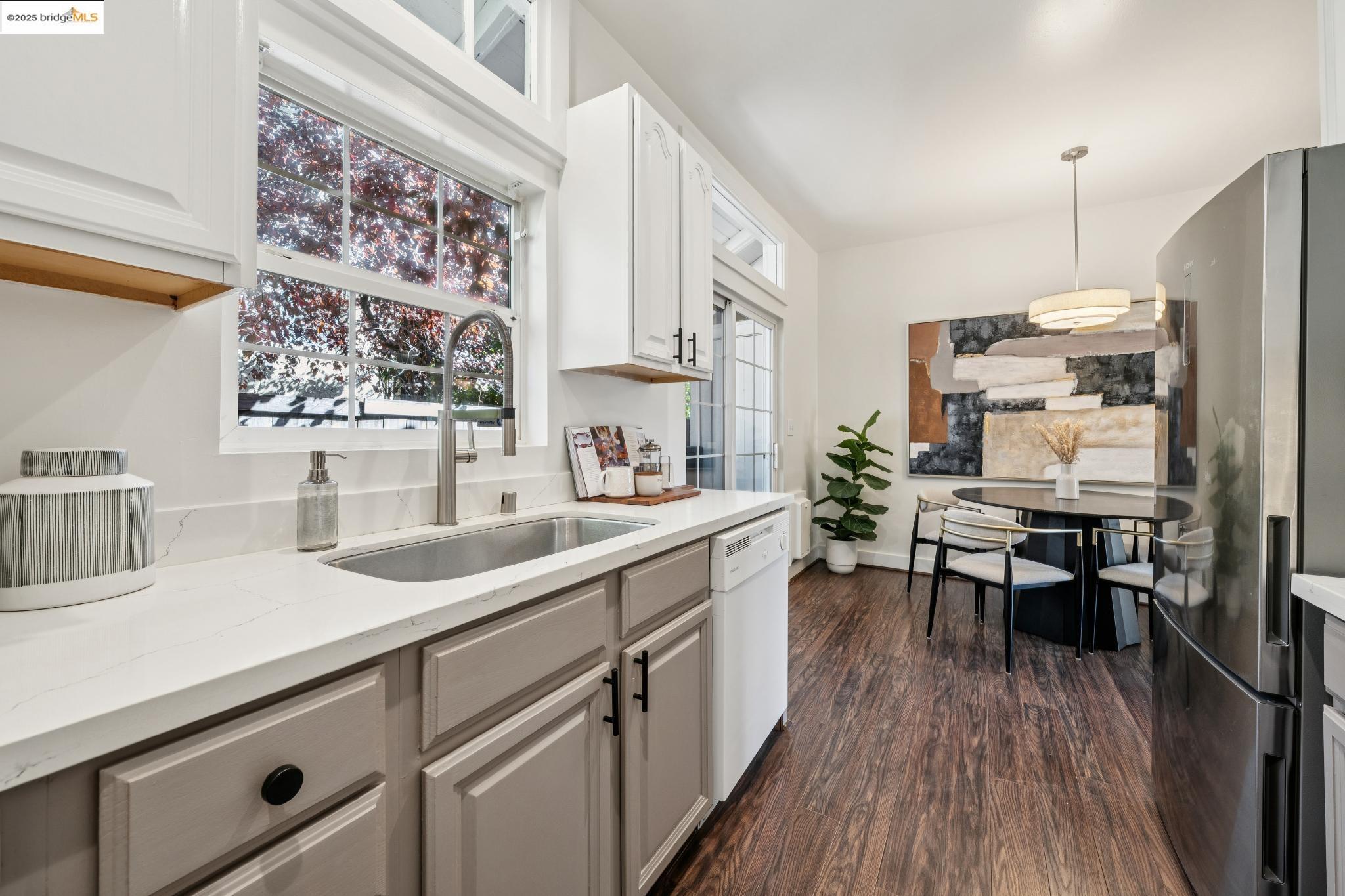 Detail Gallery Image 22 of 44 For 4949 Coronado Ave, Oakland,  CA 94618 - – Beds | – Baths