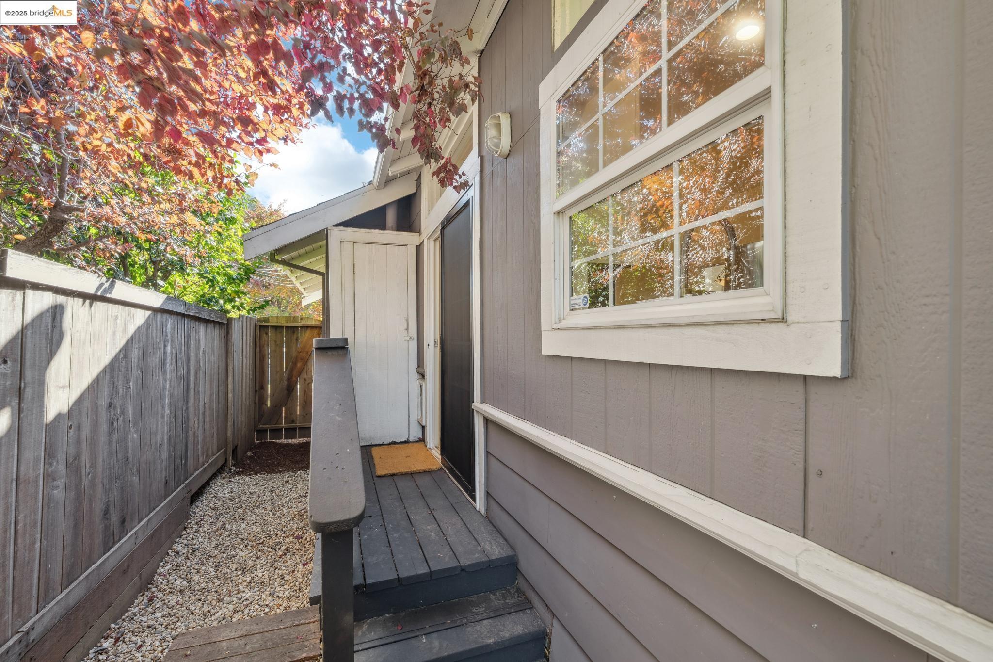 Detail Gallery Image 38 of 44 For 4949 Coronado Ave, Oakland,  CA 94618 - – Beds | – Baths