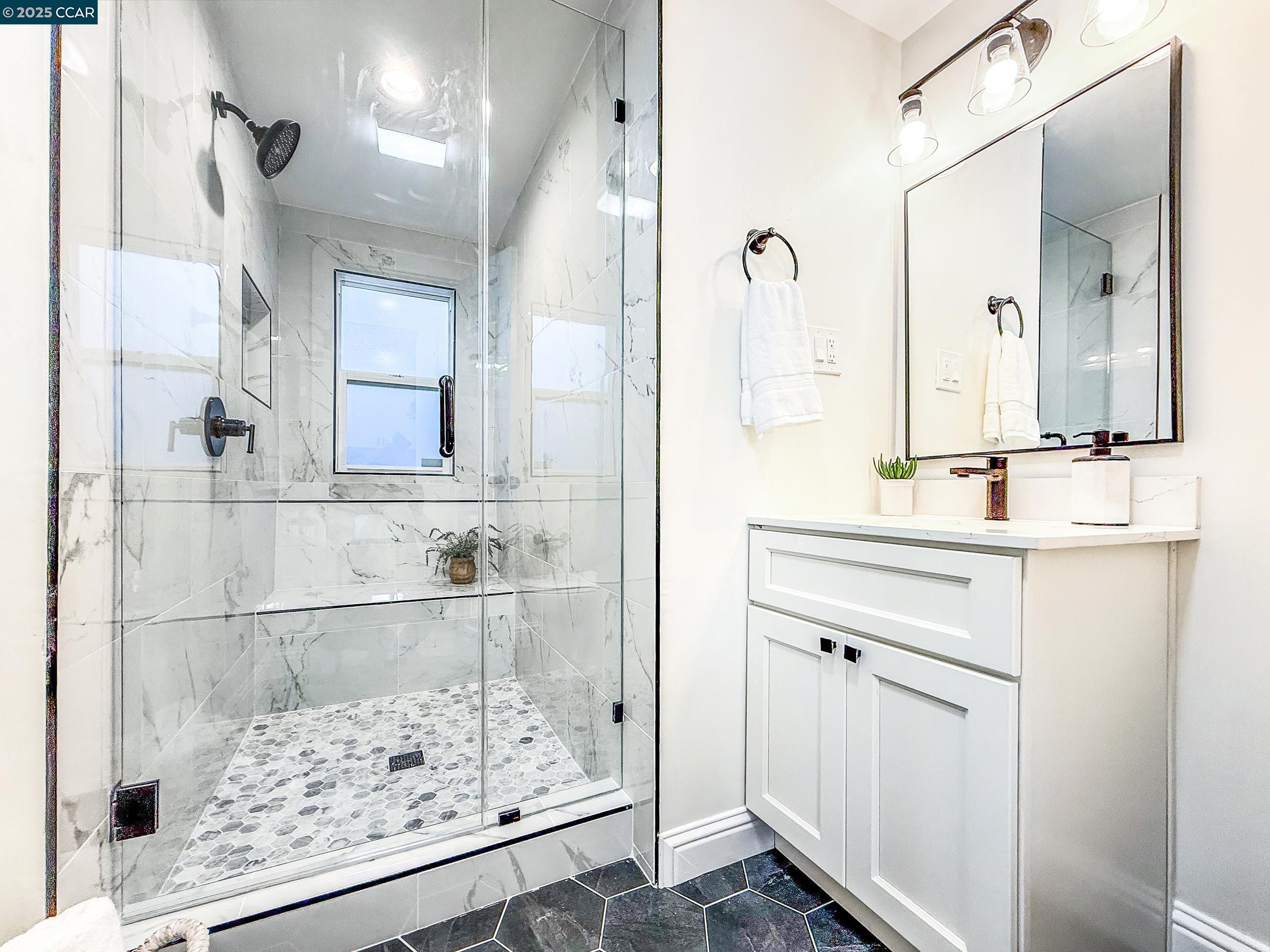 Detail Gallery Image 23 of 41 For 556 41st St, Richmond,  CA 94805 - 3 Beds | 1 Baths