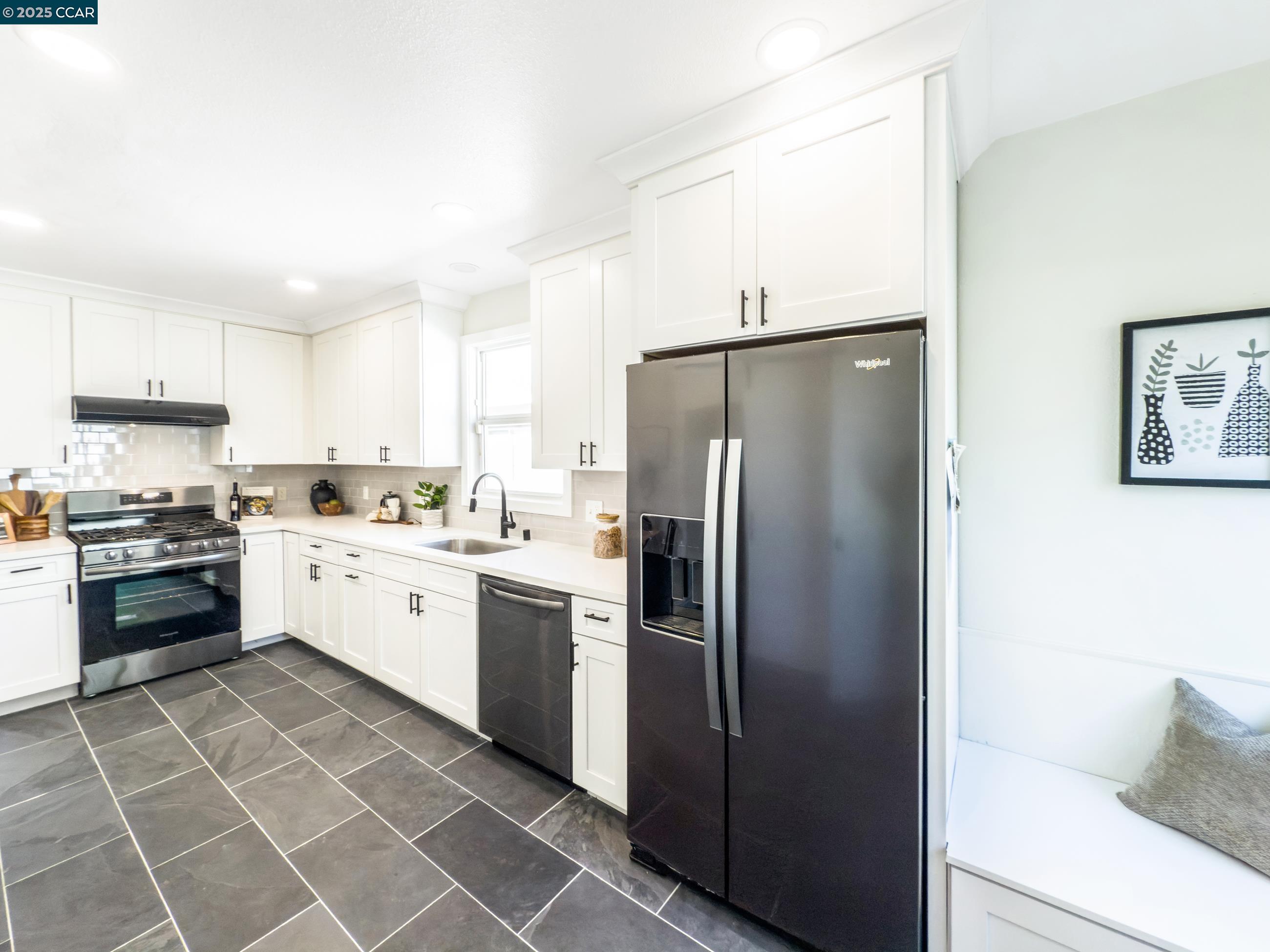 Detail Gallery Image 35 of 41 For 556 41st St, Richmond,  CA 94805 - 3 Beds | 1 Baths