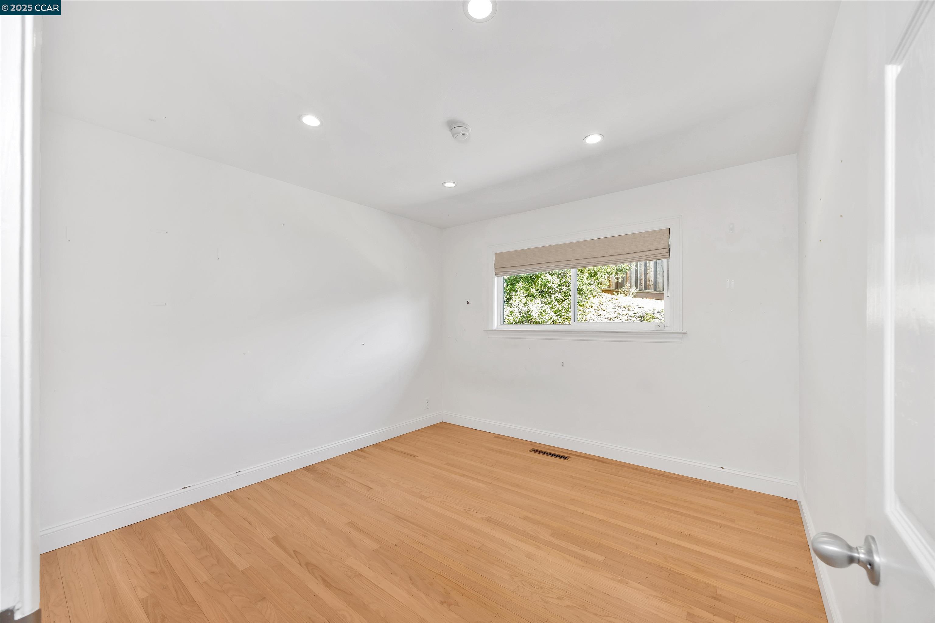 Detail Gallery Image 11 of 19 For 3142 Windsor Ct, Lafayette,  CA 94549 - 3 Beds | 2 Baths