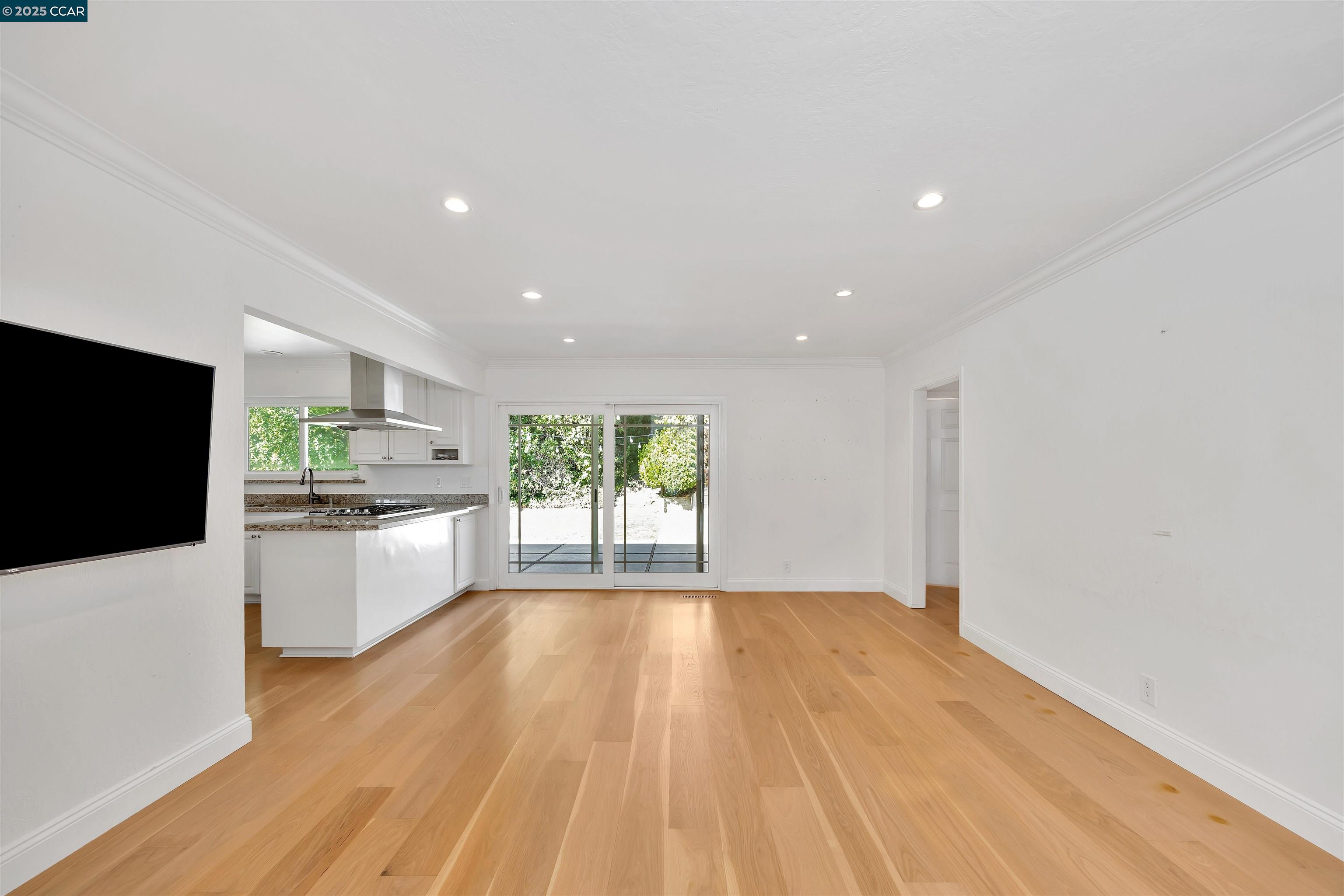 Detail Gallery Image 7 of 19 For 3142 Windsor Ct, Lafayette,  CA 94549 - 3 Beds | 2 Baths