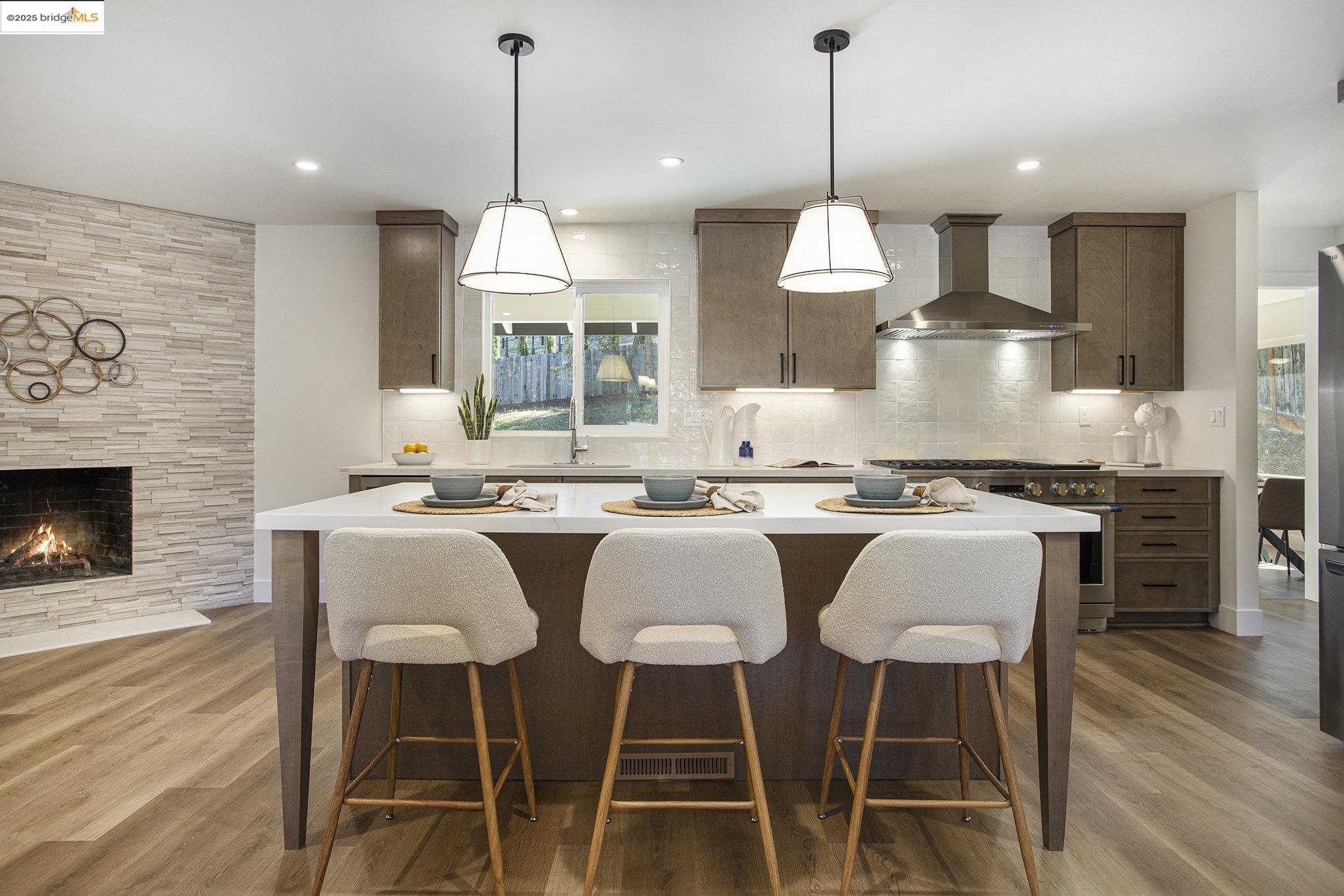 Detail Gallery Image 9 of 35 For 980 Oak St, Clayton,  CA 94517 - 5 Beds | 3 Baths