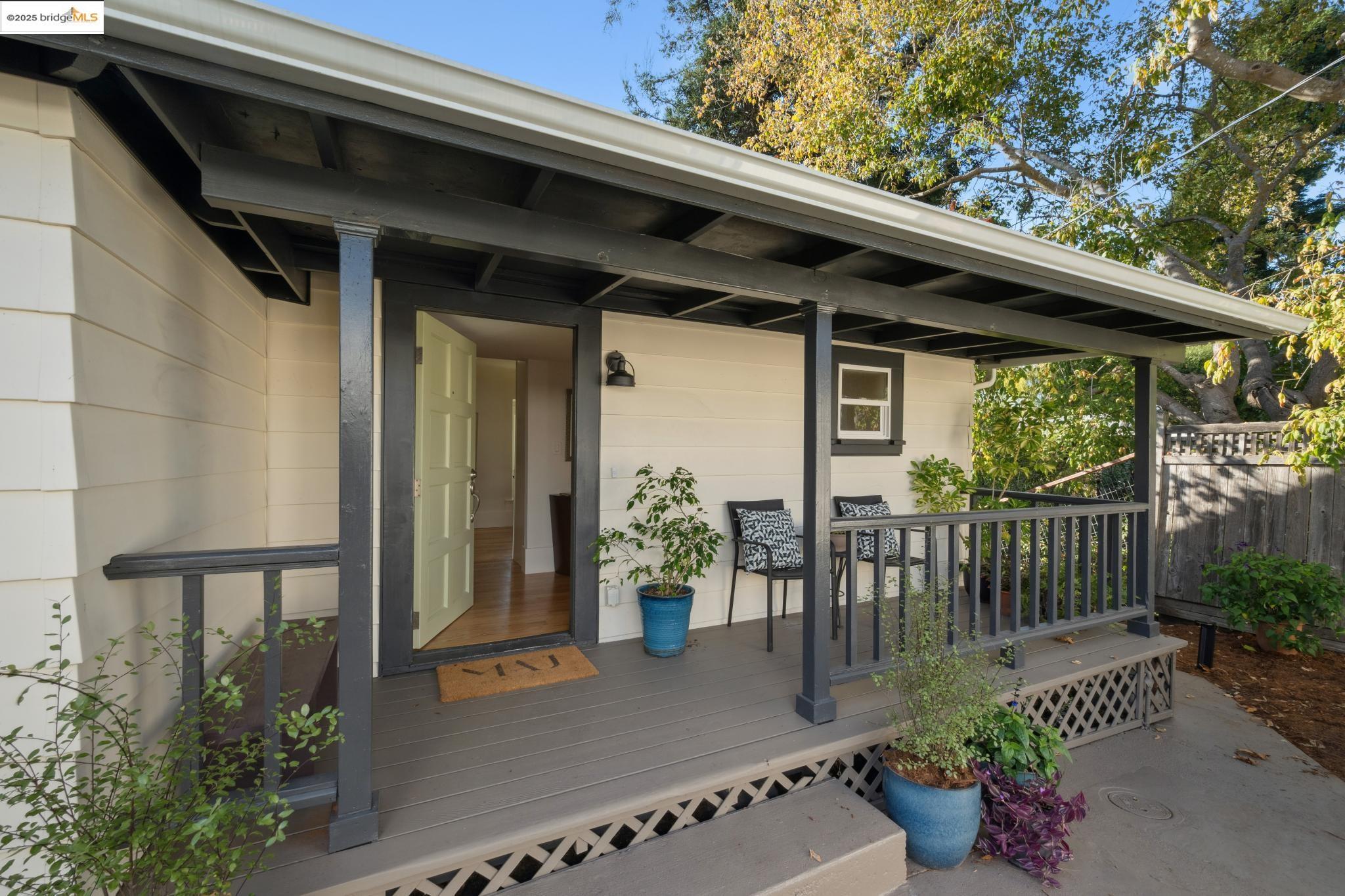 Detail Gallery Image 12 of 37 For 1200 Cornell Ave, Berkeley,  CA 94706 - 1 Beds | 1 Baths