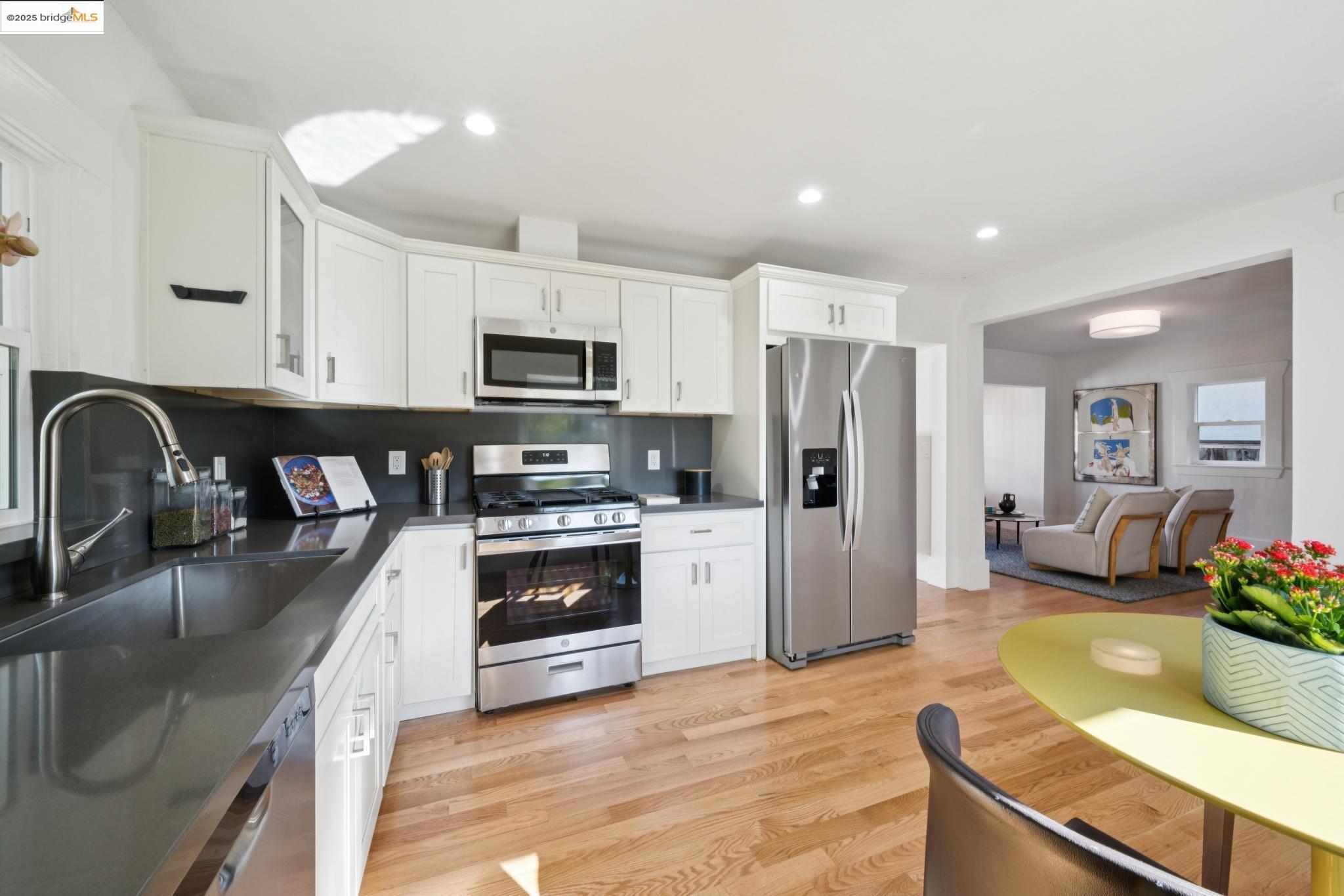 Detail Gallery Image 26 of 37 For 1200 Cornell Ave, Berkeley,  CA 94706 - 1 Beds | 1 Baths