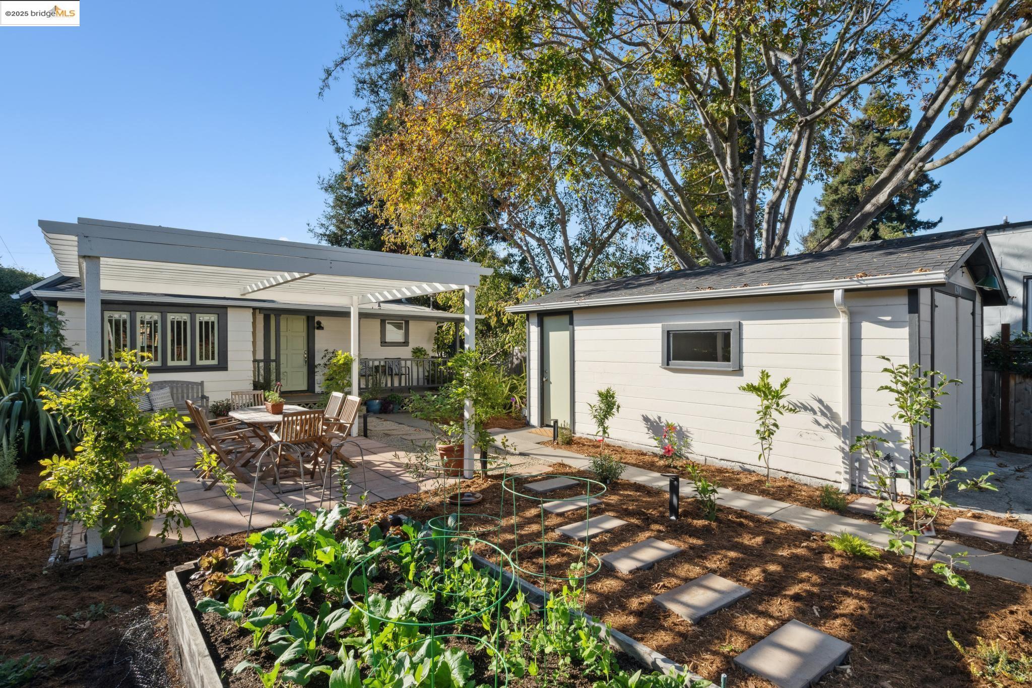 Detail Gallery Image 8 of 37 For 1200 Cornell Ave, Berkeley,  CA 94706 - 1 Beds | 1 Baths