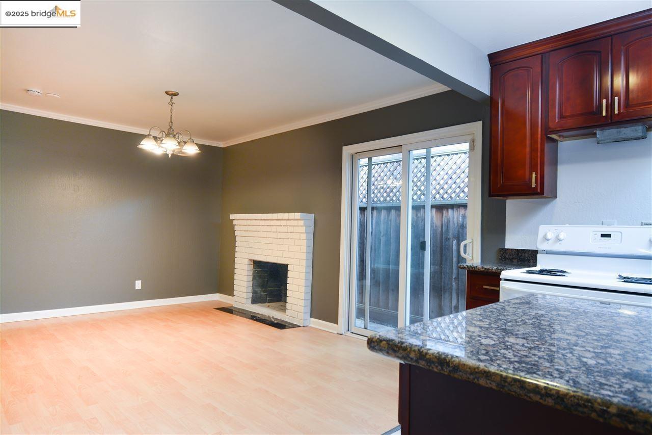 Detail Gallery Image 4 of 25 For 1462 Kimball Ct, Concord,  CA 94518 - 7 Beds | 3 Baths