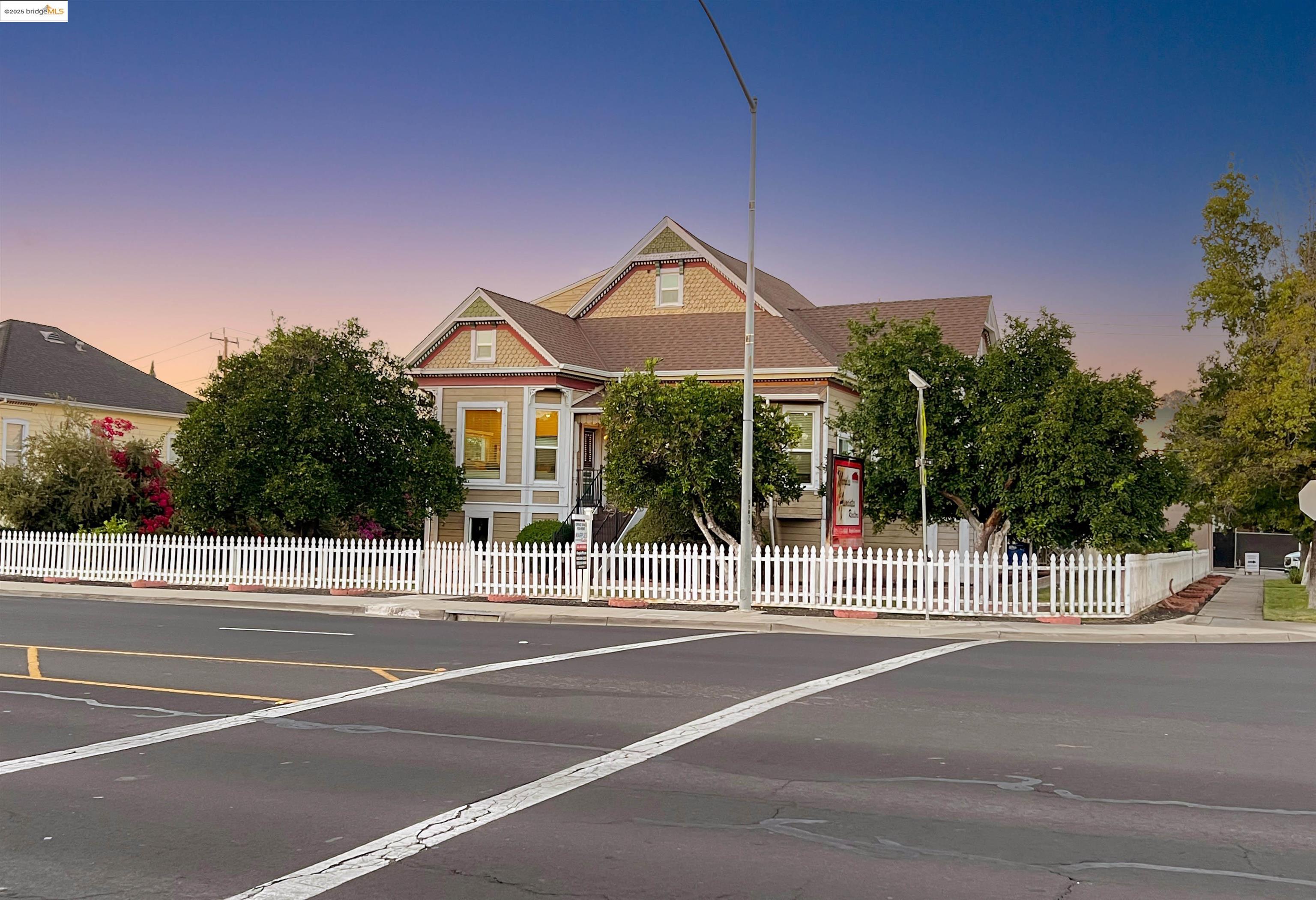 Front Image Thumbnail for EB41115492