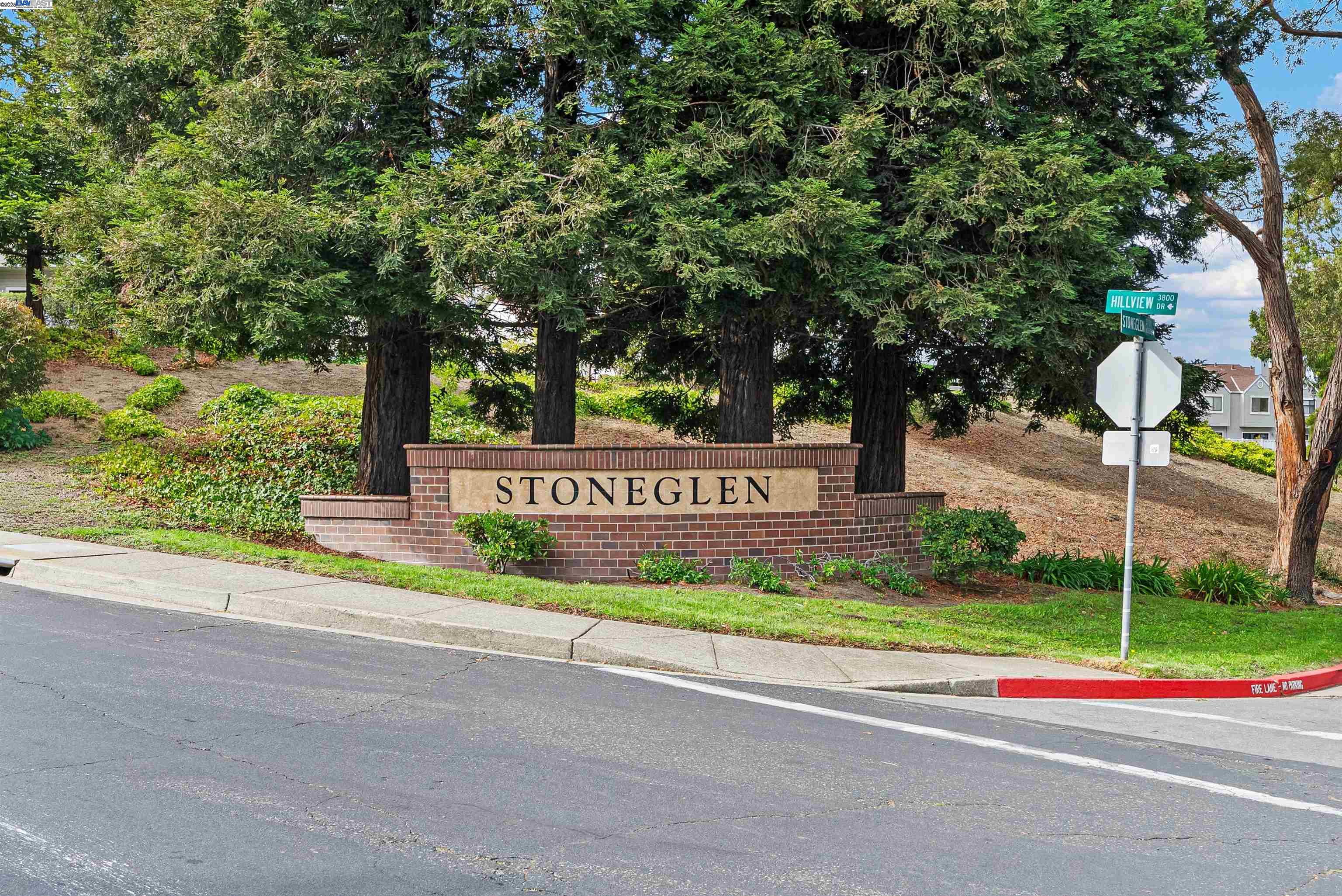 Detail Gallery Image 2 of 34 For 2742 East Ct, Richmond,  CA 94806 - 2 Beds | 2 Baths