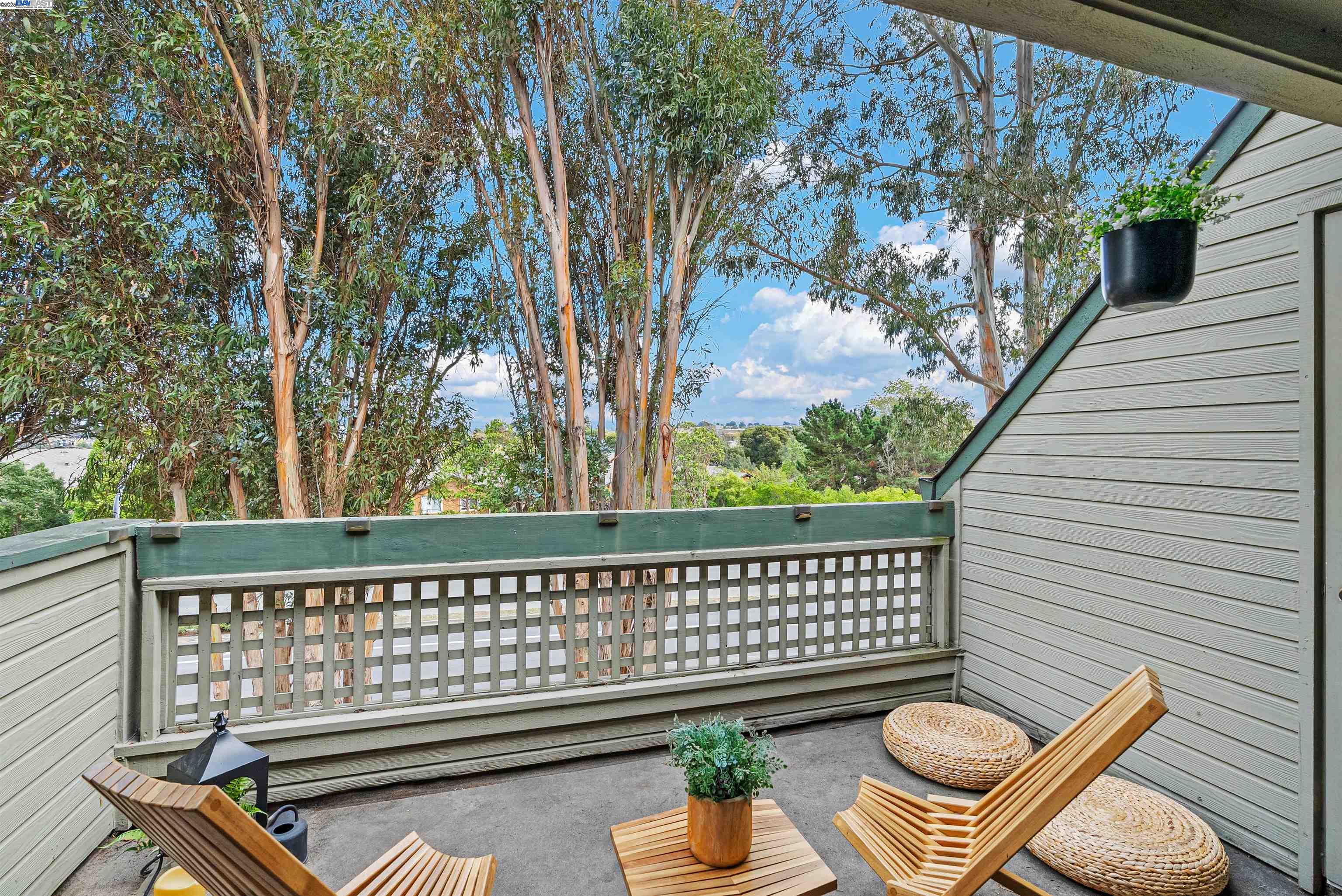 Detail Gallery Image 14 of 34 For 2742 East Ct, Richmond,  CA 94806 - 2 Beds | 2 Baths