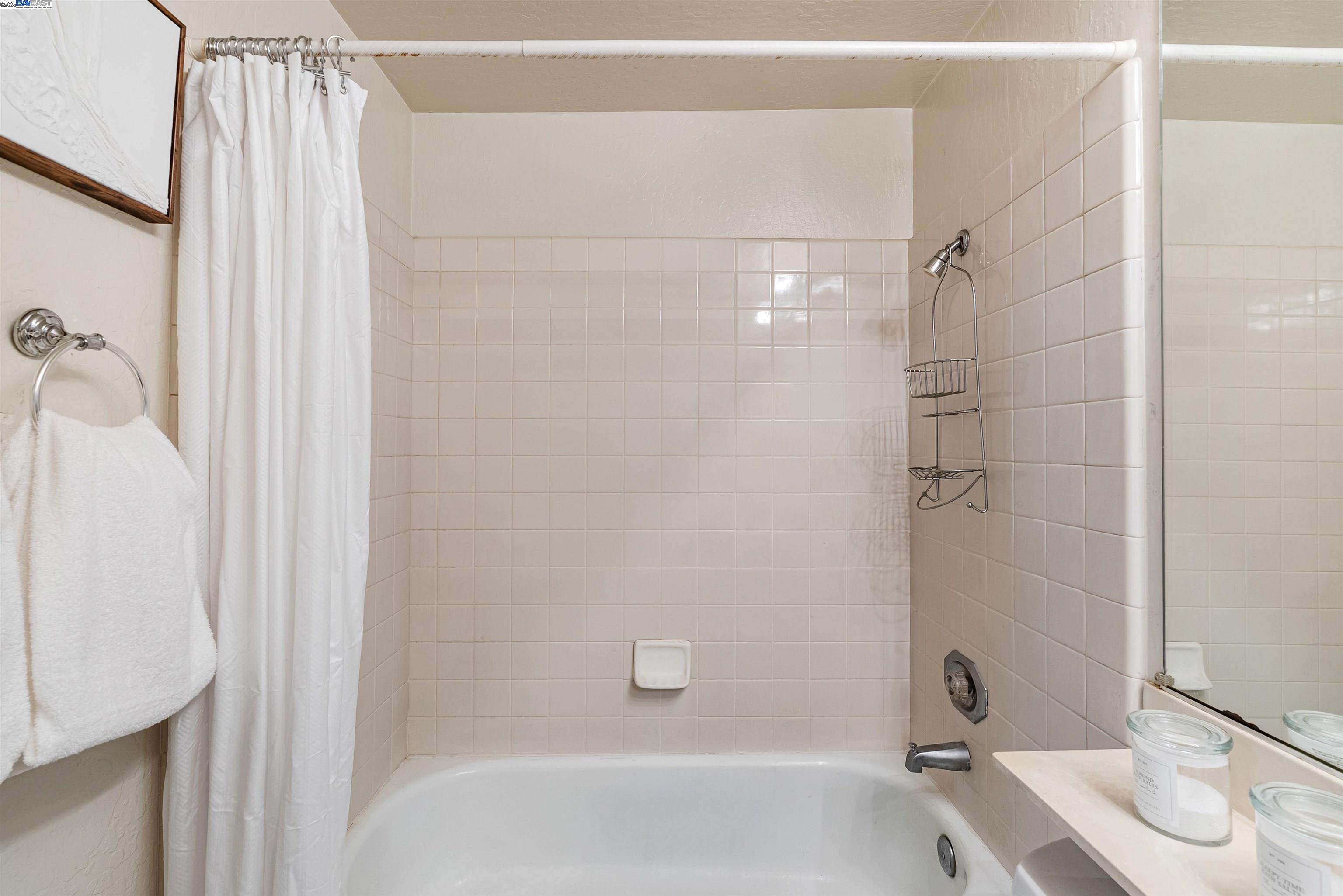 Detail Gallery Image 19 of 34 For 2742 East Ct, Richmond,  CA 94806 - 2 Beds | 2 Baths