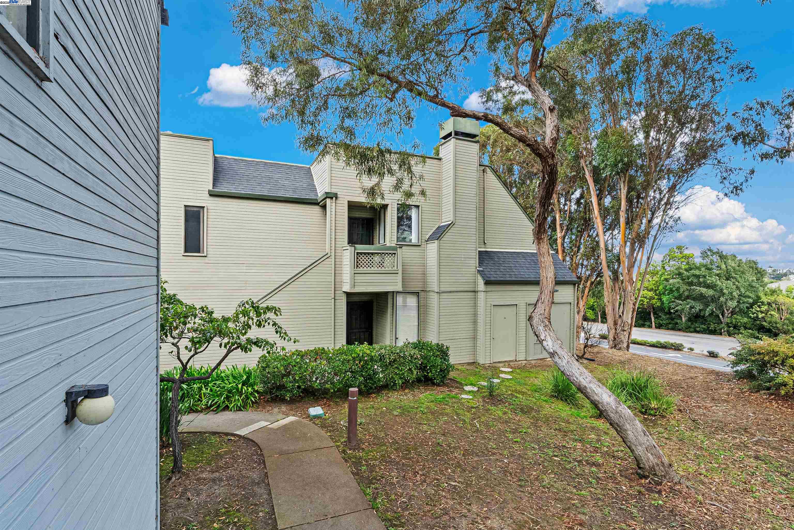 Detail Gallery Image 27 of 34 For 2742 East Ct, Richmond,  CA 94806 - 2 Beds | 2 Baths