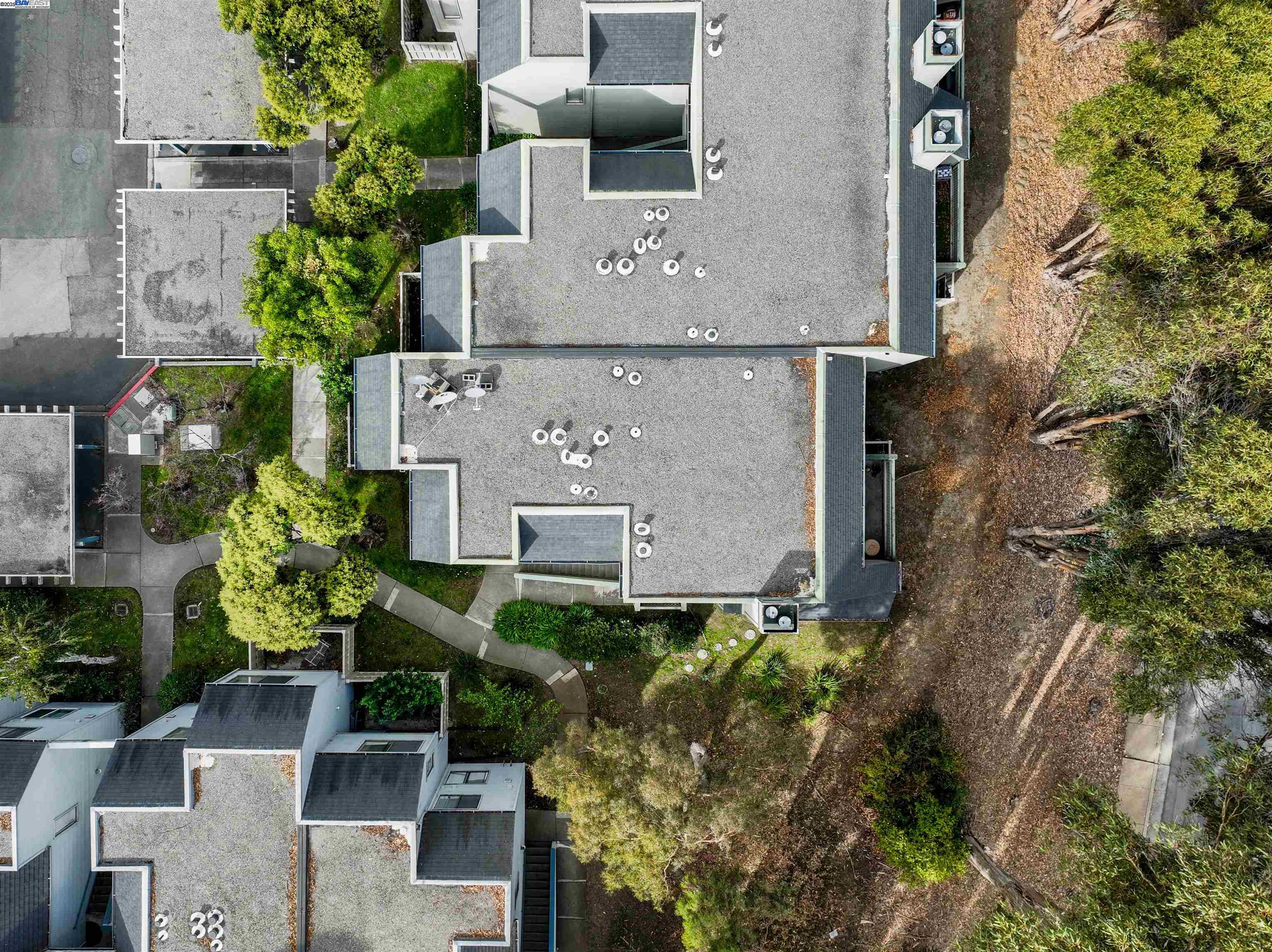 Detail Gallery Image 33 of 34 For 2742 East Ct, Richmond,  CA 94806 - 2 Beds | 2 Baths