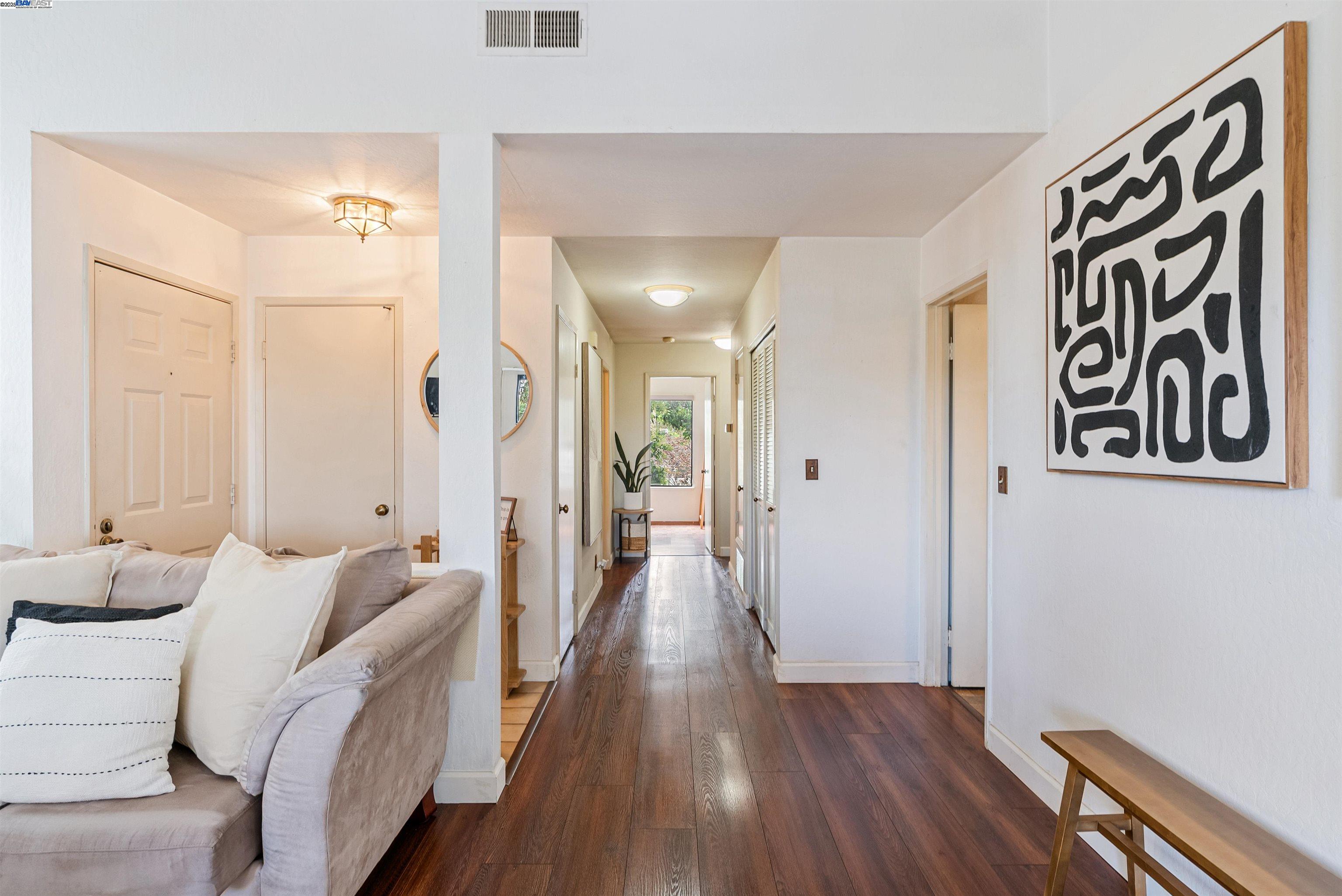 Detail Gallery Image 6 of 34 For 2742 East Ct, Richmond,  CA 94806 - 2 Beds | 2 Baths