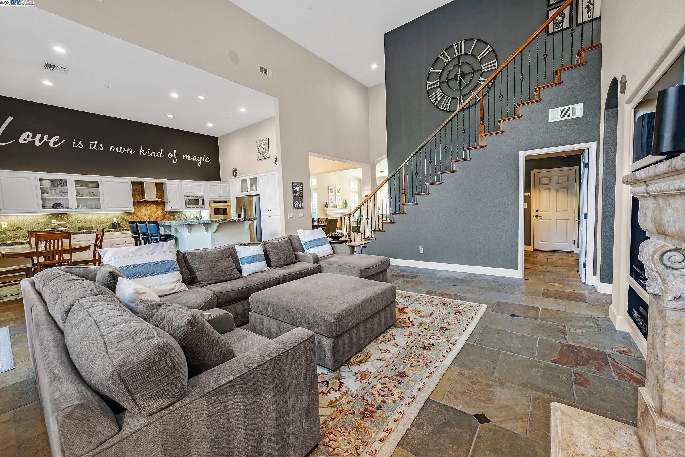 Detail Gallery Image 17 of 52 For 4 Henry Ranch Dr, San Ramon,  CA 94583 - 4 Beds | 2/1 Baths