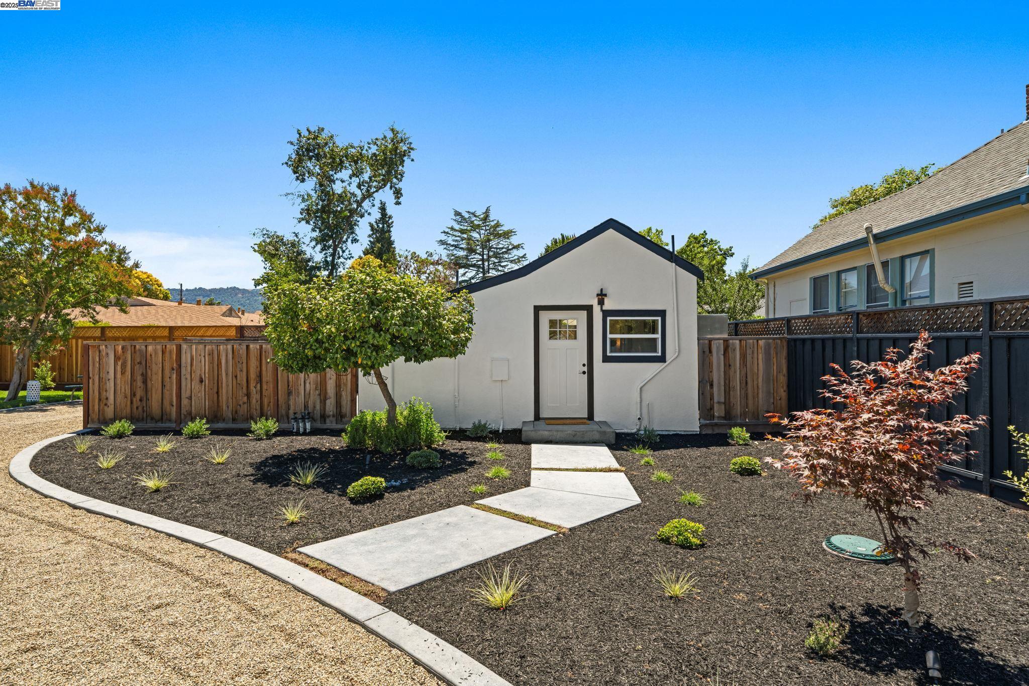 Detail Gallery Image 13 of 53 For 1038 Division St, Pleasanton,  CA 94566 - 4 Beds | 2 Baths