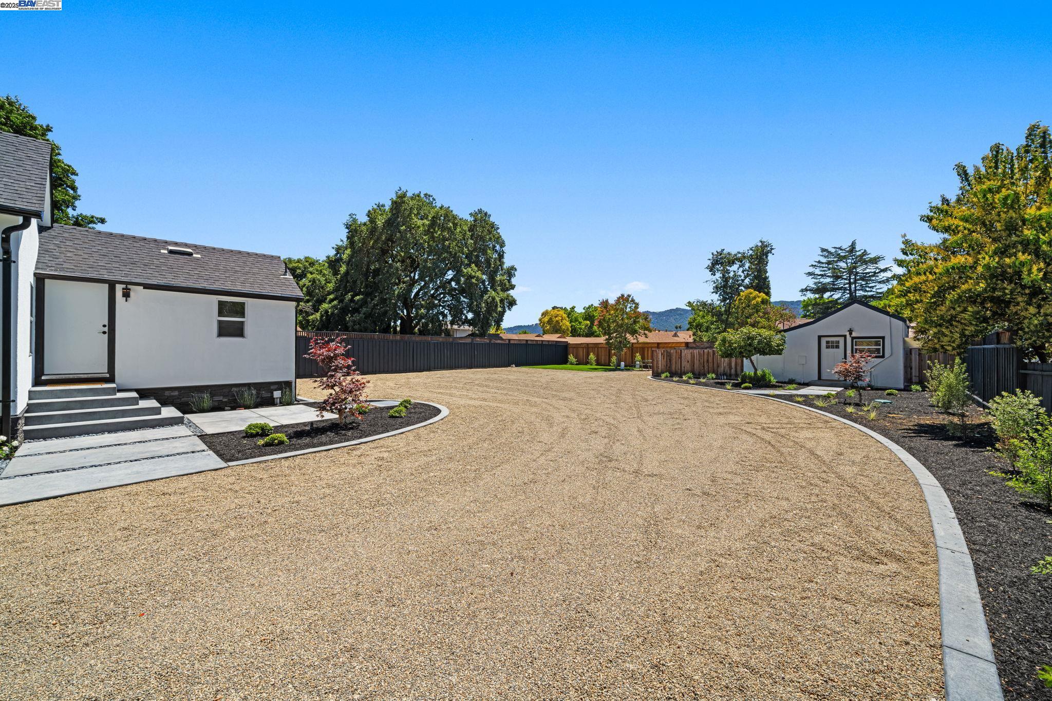 Detail Gallery Image 4 of 53 For 1038 Division St, Pleasanton,  CA 94566 - 4 Beds | 2 Baths