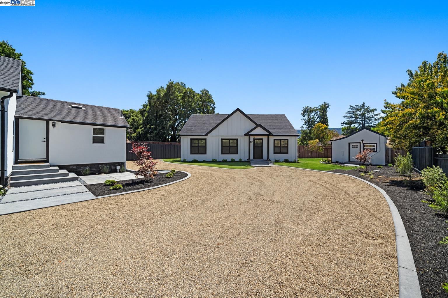 Detail Gallery Image 5 of 53 For 1038 Division St, Pleasanton,  CA 94566 - 4 Beds | 2 Baths