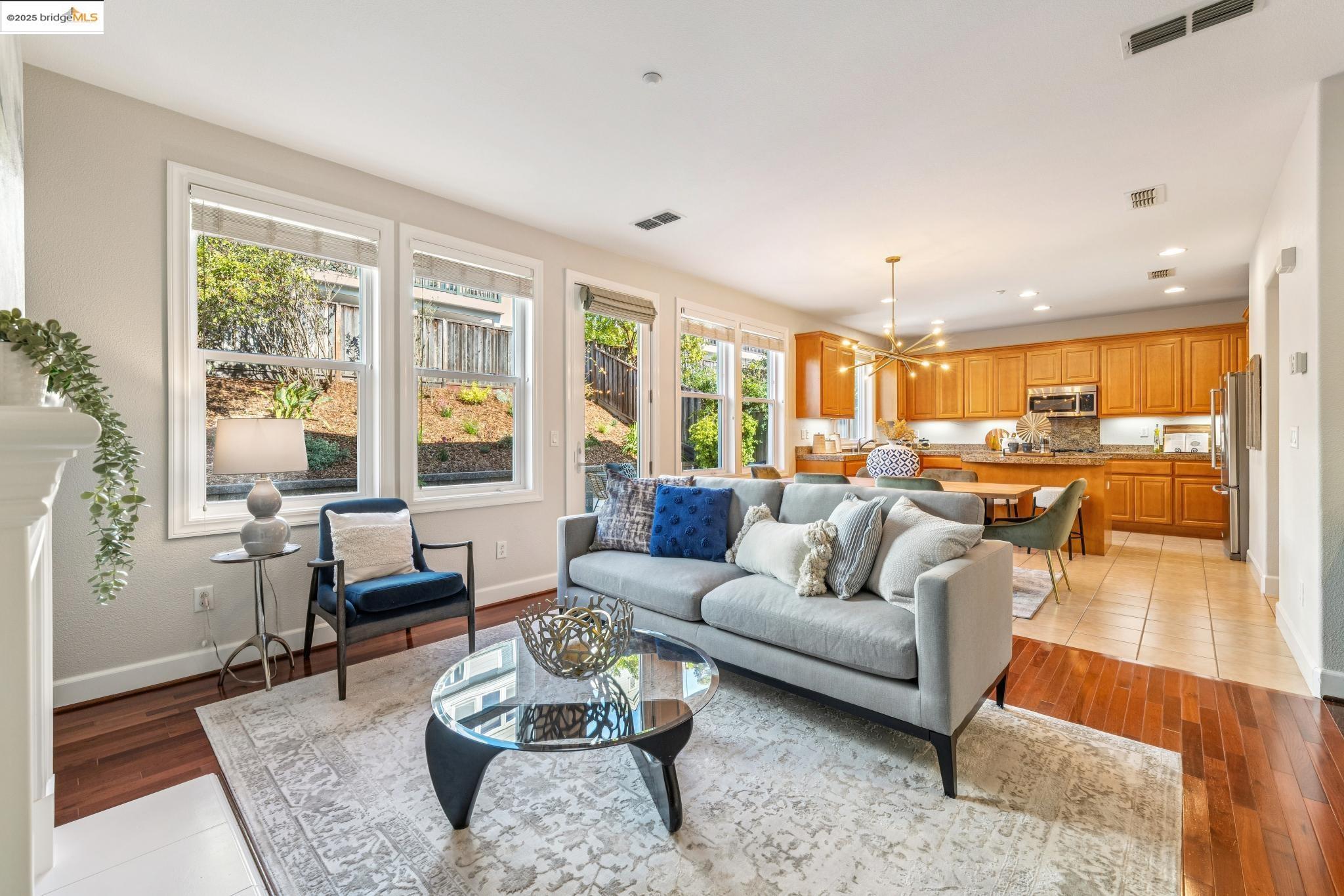 Detail Gallery Image 15 of 60 For 209 Seaview Drive, Richmond,  CA 94801 - 4 Beds | 3/1 Baths