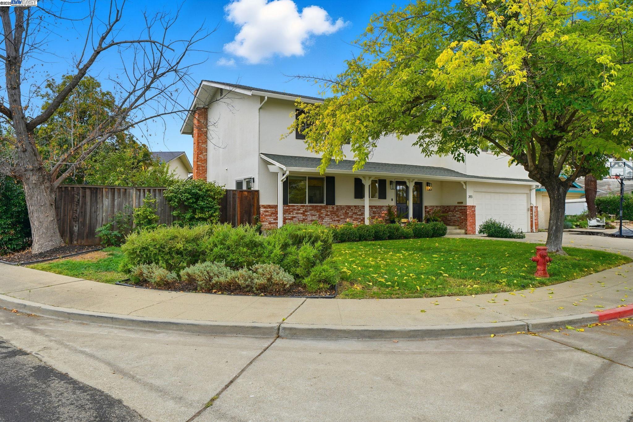 Detail Gallery Image 2 of 59 For 393 Lloyd St, Livermore,  CA 94550 - 5 Beds | 3/1 Baths