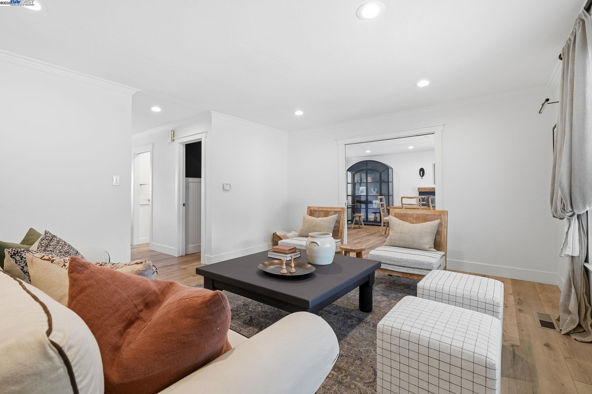 Detail Gallery Image 8 of 59 For 393 Lloyd St, Livermore,  CA 94550 - 5 Beds | 3/1 Baths