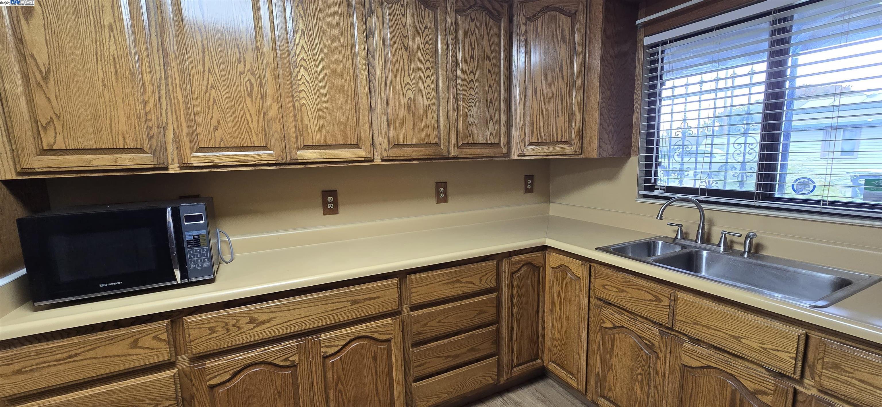 Detail Gallery Image 6 of 33 For 1661 Minnesota, Fairfield,  CA 94533 - 3 Beds | 2 Baths