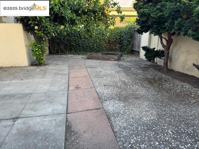 Detail Gallery Image 15 of 18 For 1252 Portland Ave, Albany,  CA 94706 - 2 Beds | 1 Baths