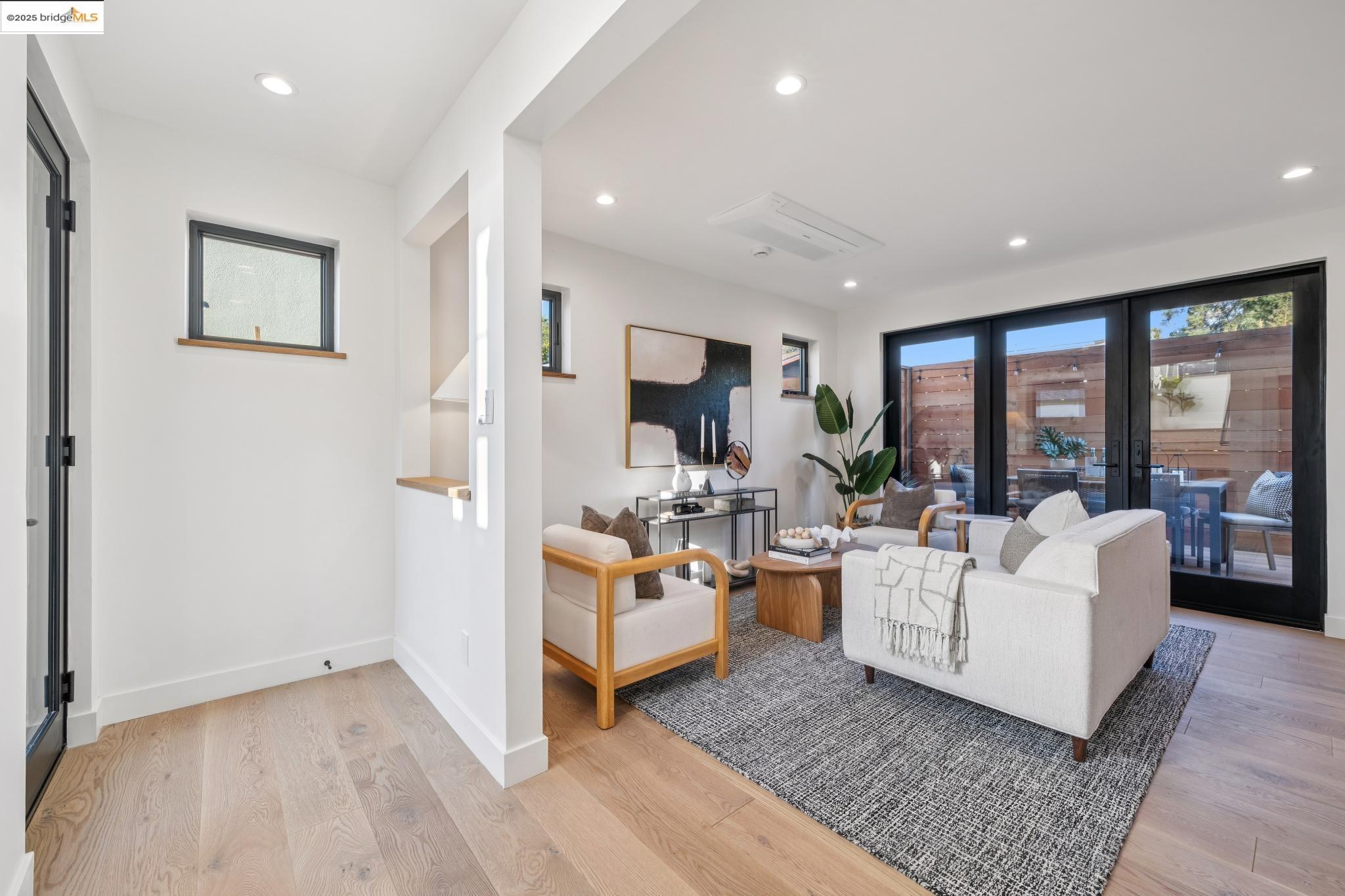 Detail Gallery Image 5 of 55 For 1516 a Blake St, Berkeley,  CA 94703 - 2 Beds | 2 Baths