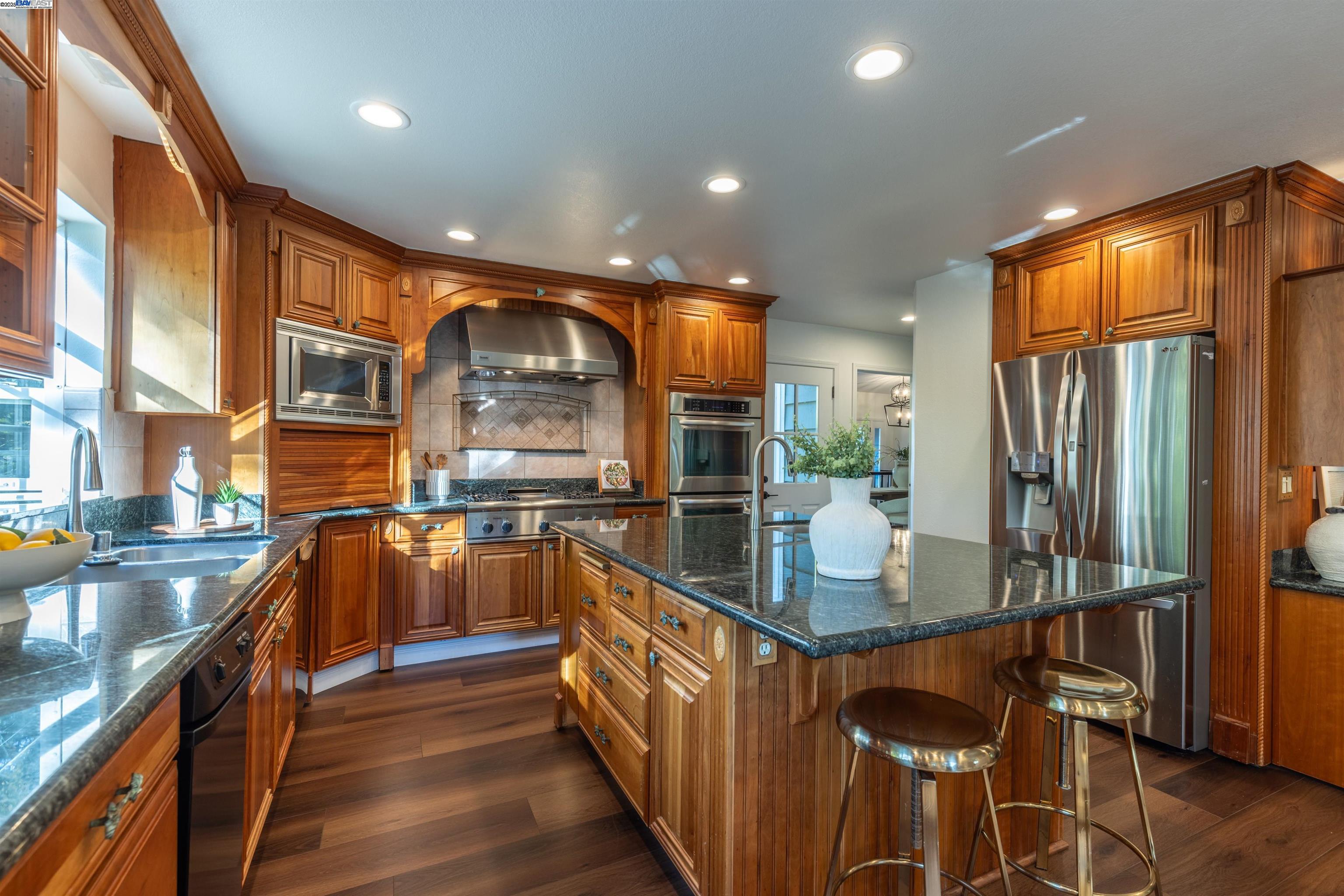 Detail Gallery Image 13 of 60 For 601 Orion Way, Livermore,  CA 94550 - 4 Beds | 2/1 Baths