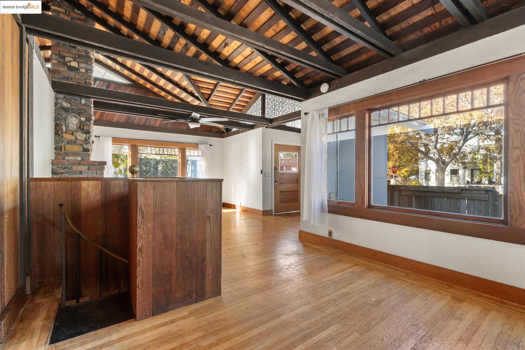 Detail Gallery Image 29 of 41 For 4430 Webster St, Oakland,  CA 94609 - 2 Beds | 1/1 Baths