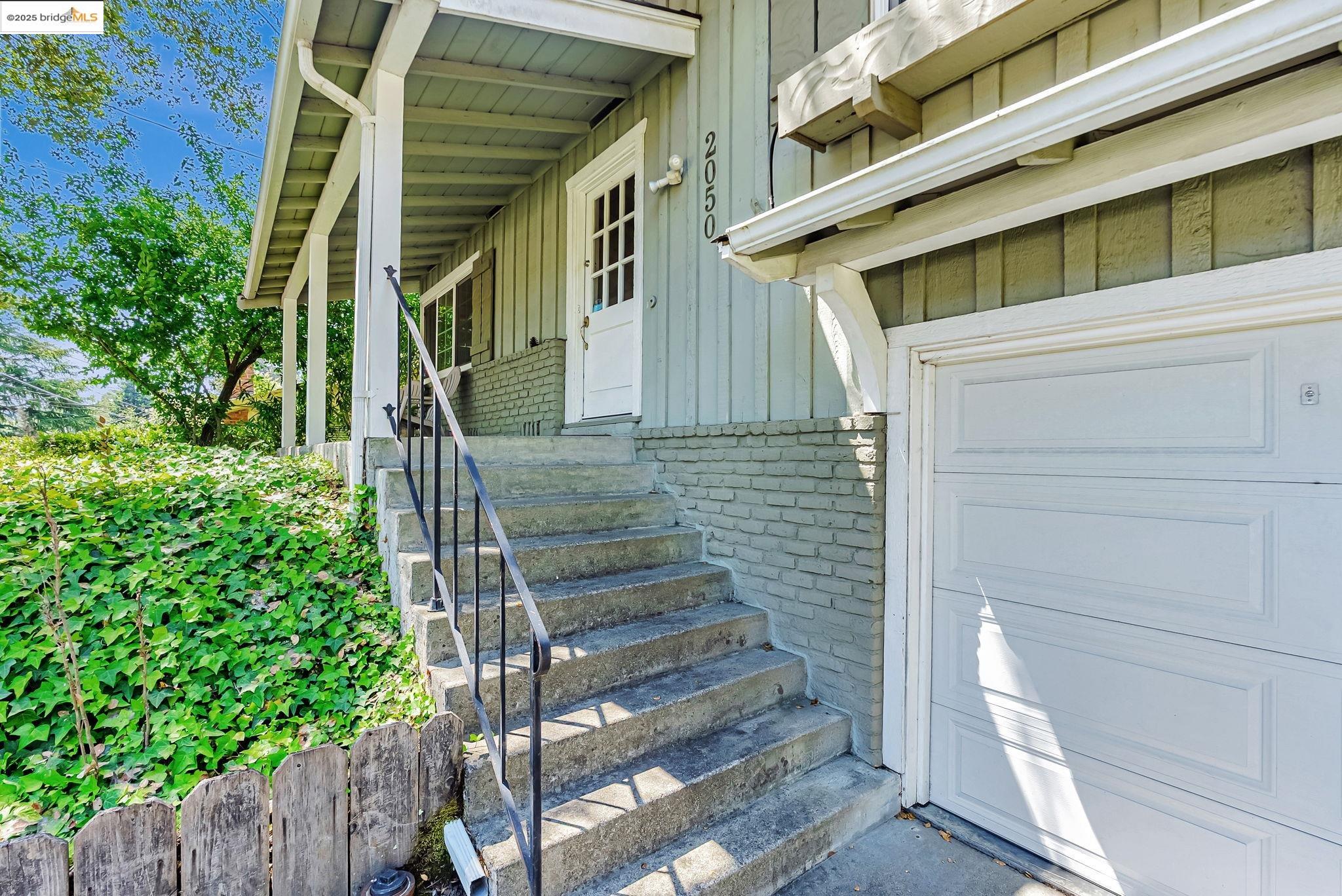 Detail Gallery Image 16 of 24 For 2050 Donald Dr, Moraga,  CA 94556 - 4 Beds | 2 Baths