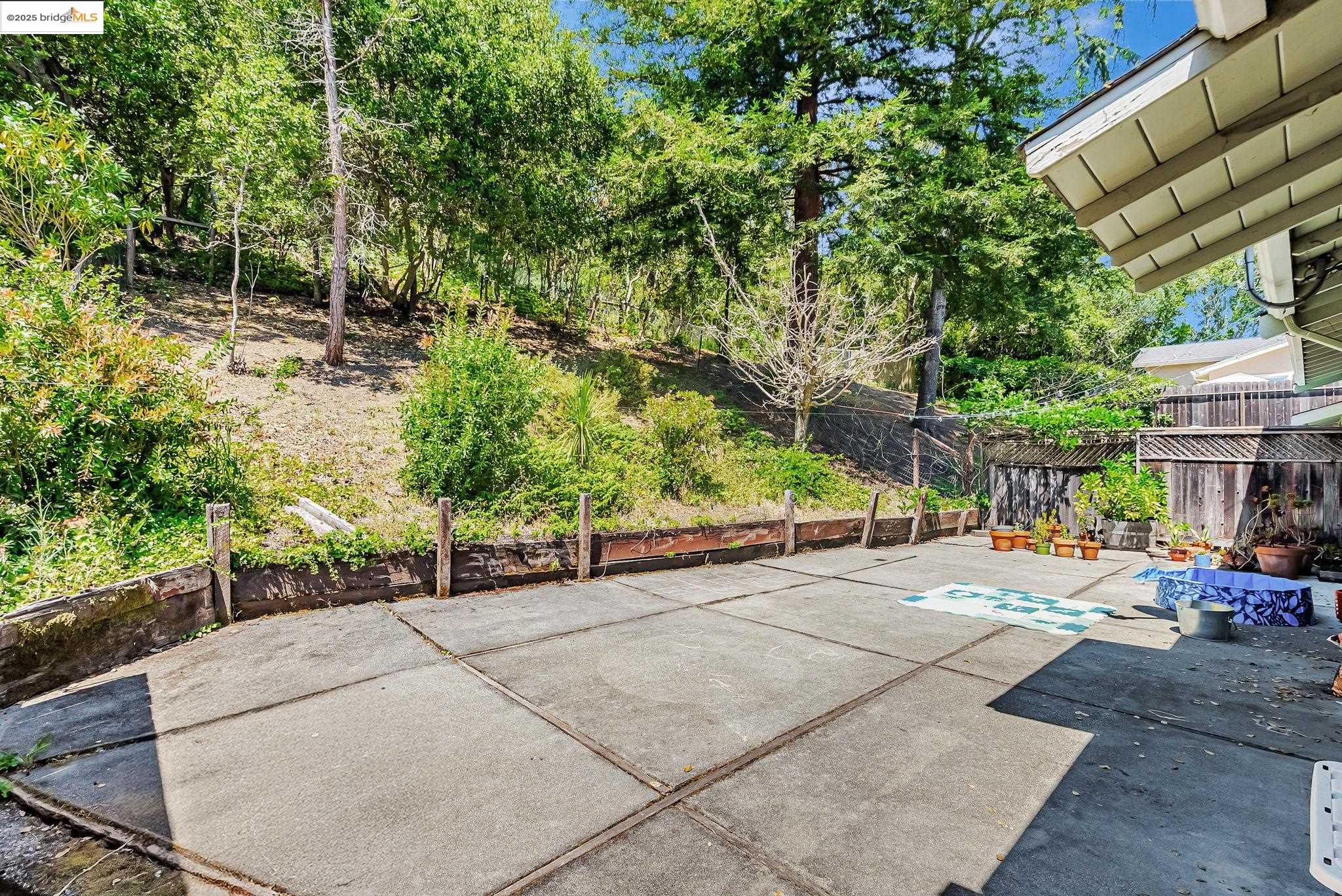 Detail Gallery Image 22 of 24 For 2050 Donald Dr, Moraga,  CA 94556 - 4 Beds | 2 Baths