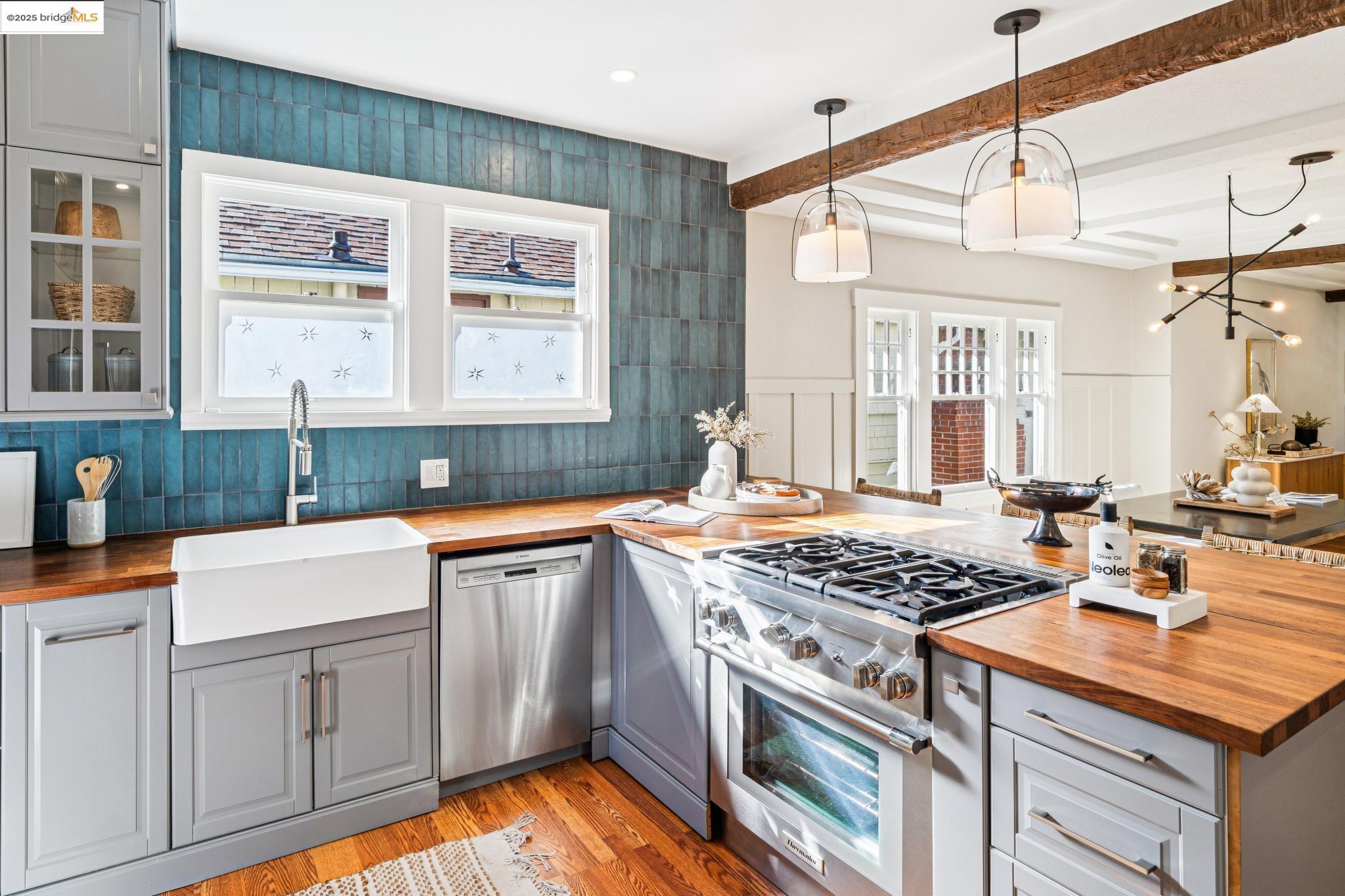 Detail Gallery Image 16 of 41 For 5505 Kales Avenue, Oakland,  CA 94618 - 2 Beds | 1 Baths