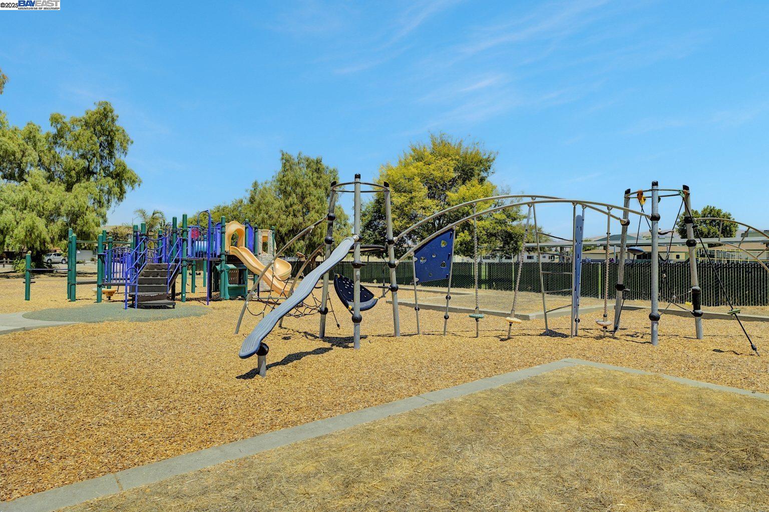 Detail Gallery Image 39 of 43 For 445 S 22nd St, San Jose,  CA 95116 - 4 Beds | 2/1 Baths